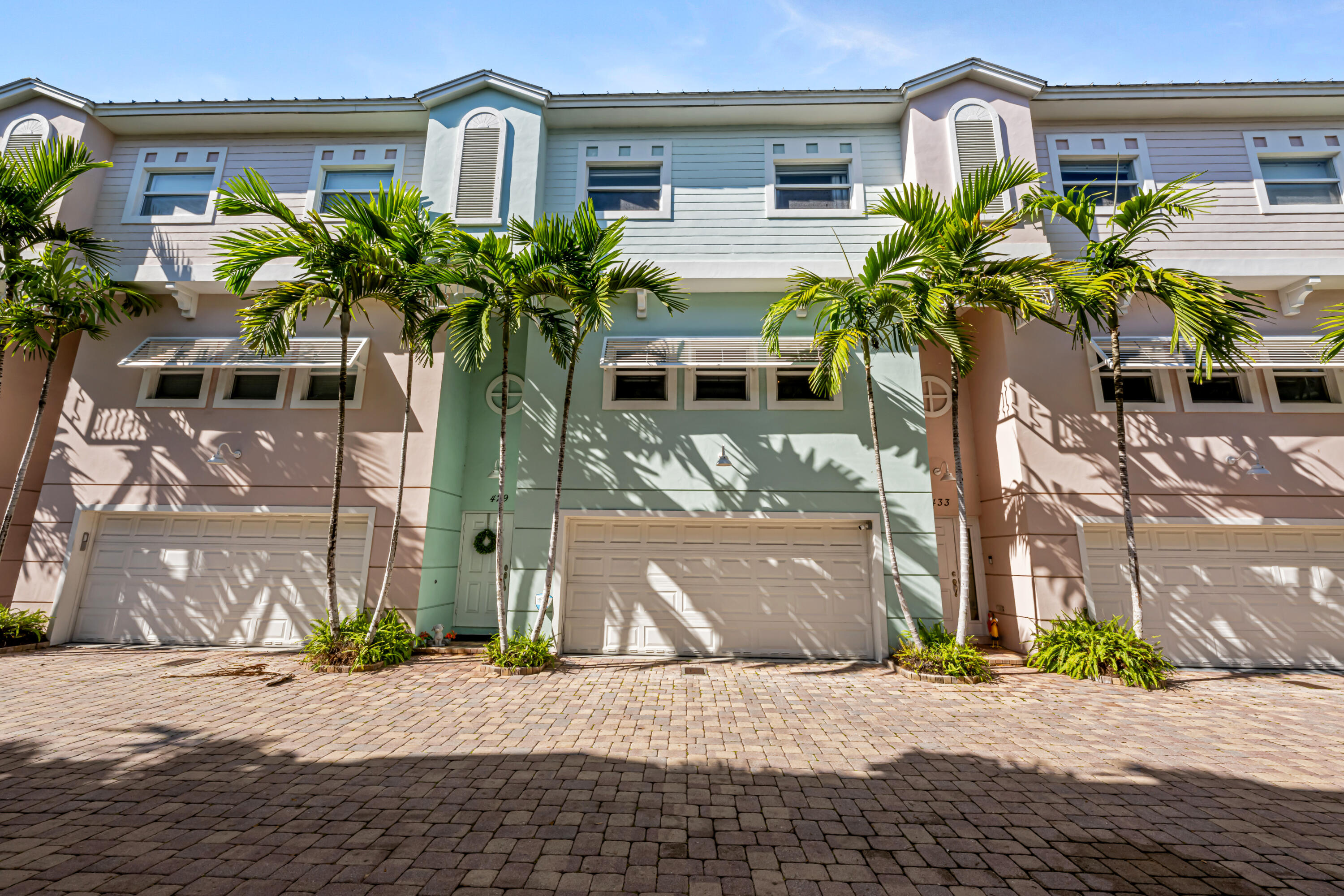Foto de propiedad en 429 NE 1st Street, Pompano Beach, FL 33060 Pompano Beach con MLS# 