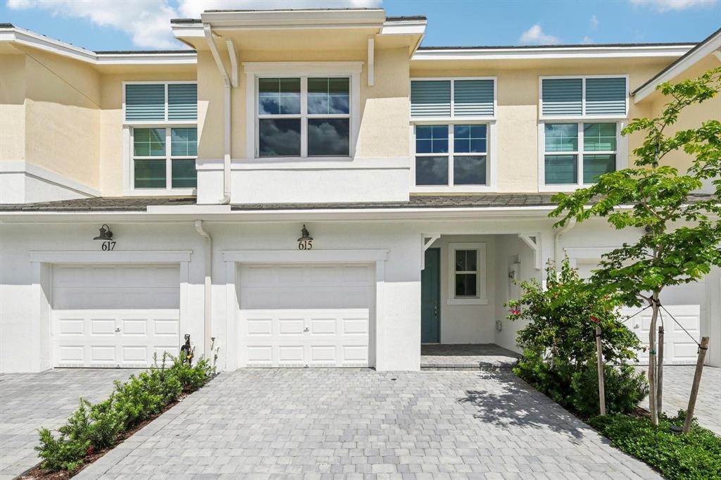 Foto de propiedad en 615 Parsons Way, Deerfield Beach, FL 33442 Deerfield Beach con MLS# 