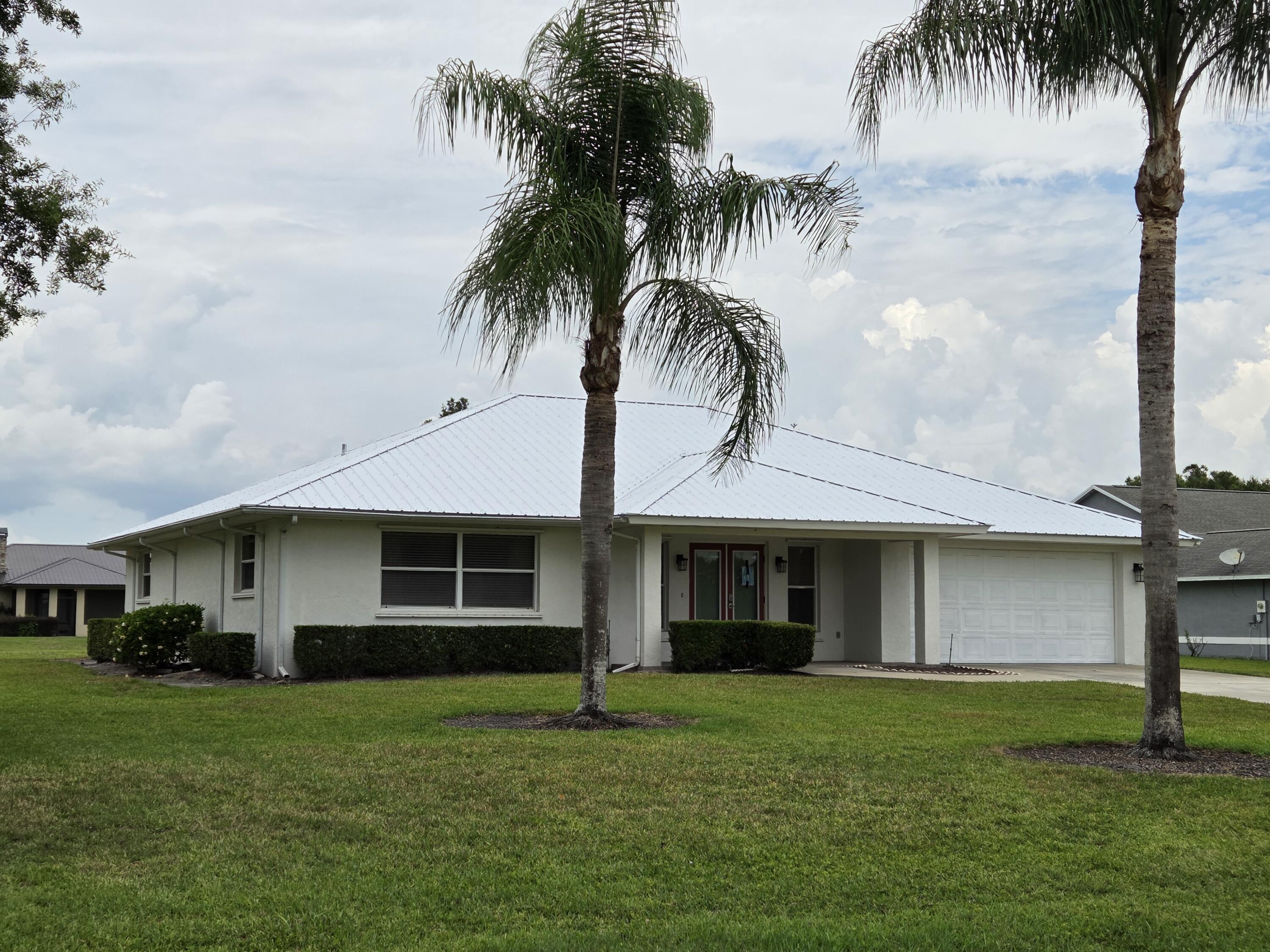 Foto de propiedad en 2321 SW 3rd Court, Okeechobee, FL 34974 Okeechobee con MLS# 