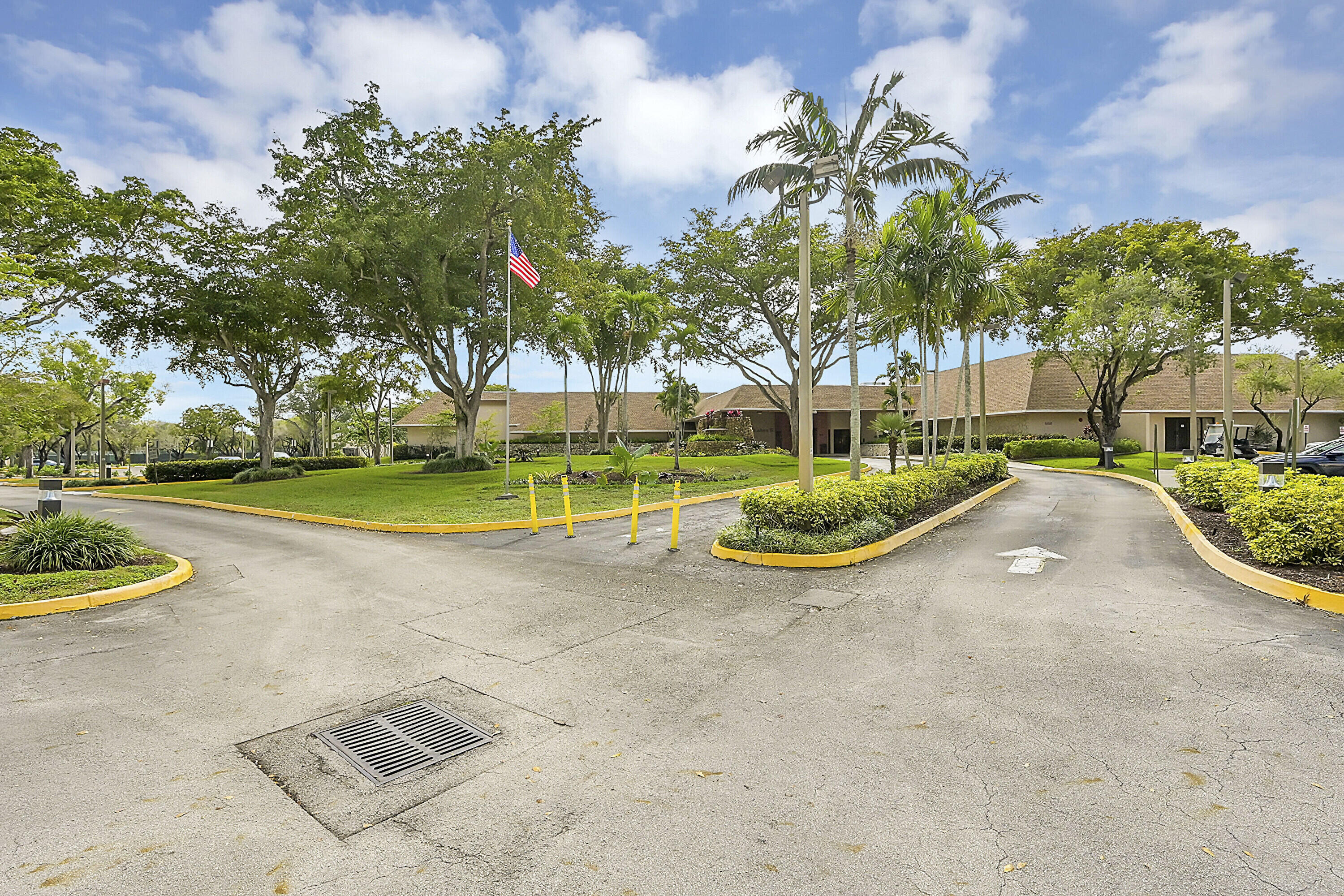 Foto de propiedad en 10434 Sunrise Lakes Boulevard 206, Sunrise, FL 33322 Sunrise con MLS# 