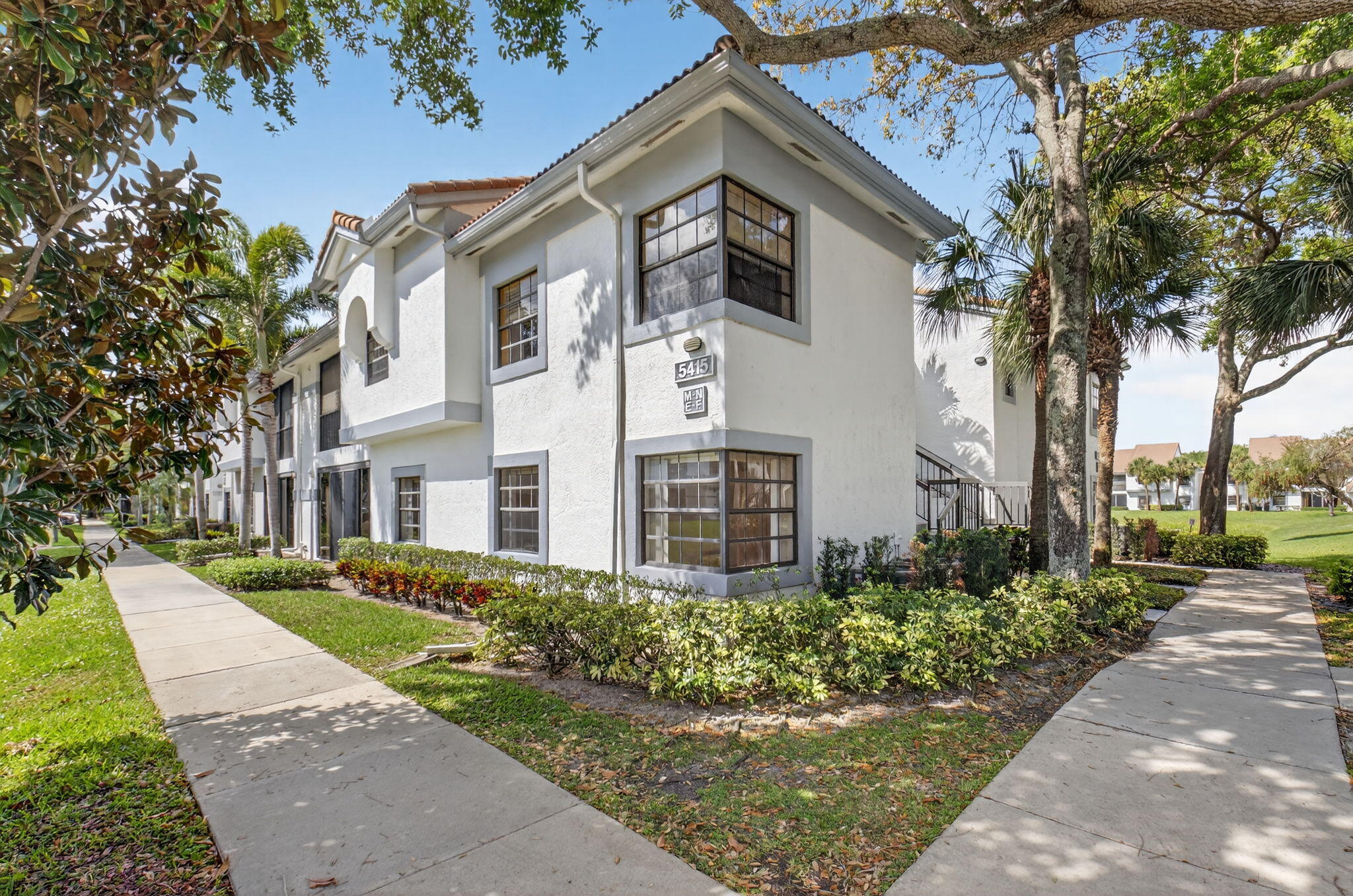 Foto de propiedad en 5415 Verona Drive F, Boynton Beach, FL 33437 Boynton Beach con MLS# 
