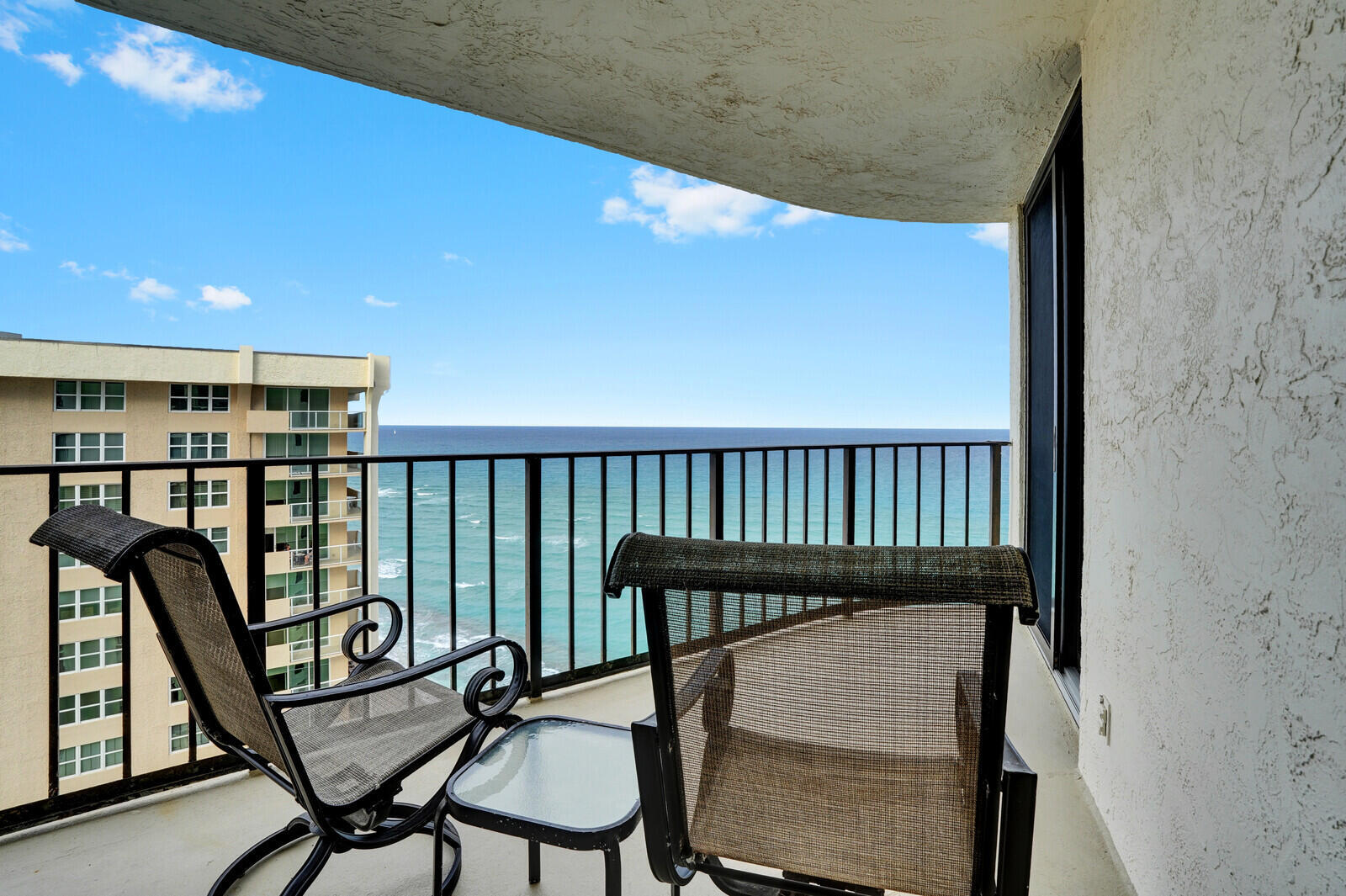 Foto de propiedad en 5420 N Ocean Drive 1803, Singer Island, FL 33404 Singer Island con MLS# 