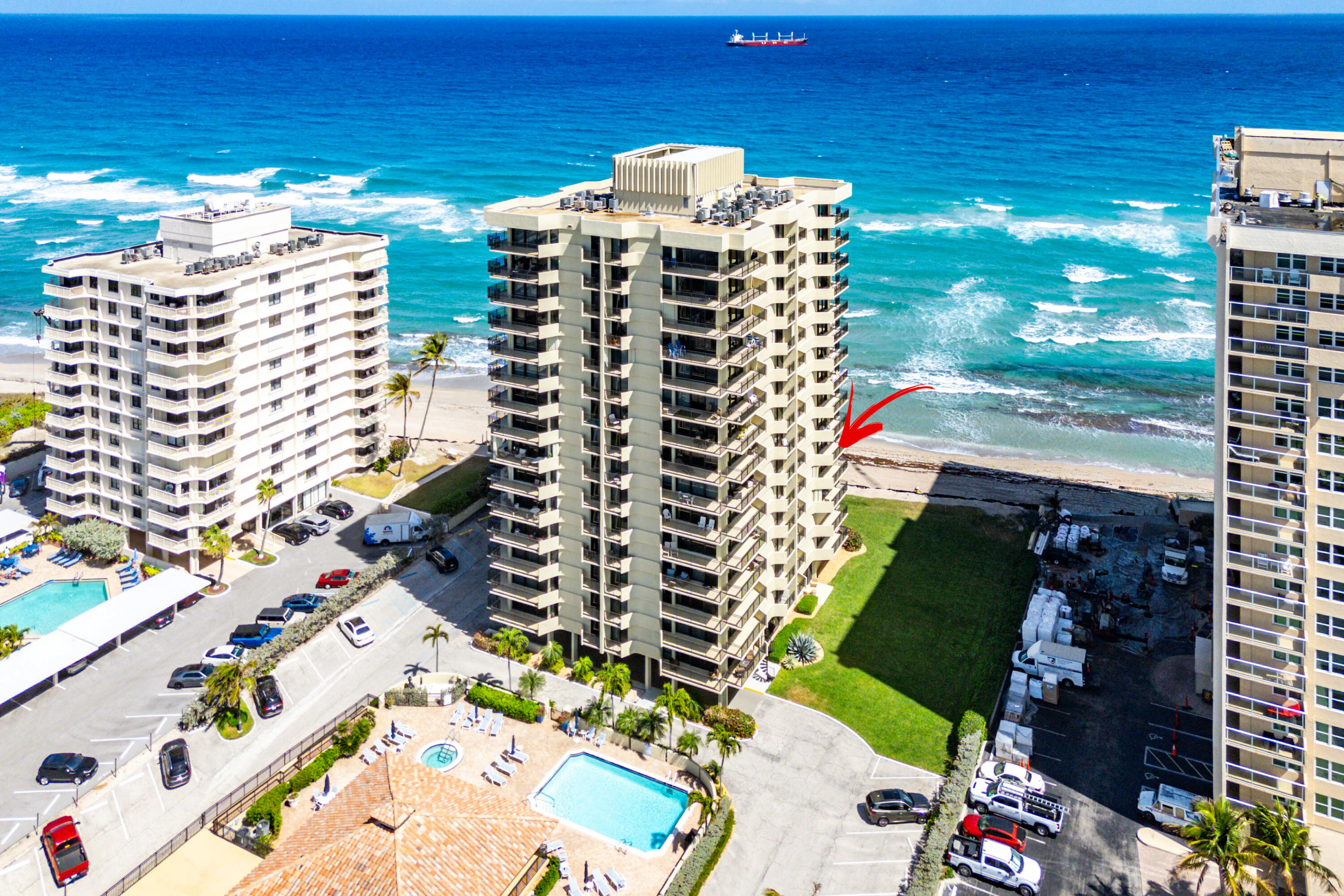 Foto de propiedad en 5460 N Ocean Drive 5b, Singer Island, FL 33404 Singer Island con MLS# 