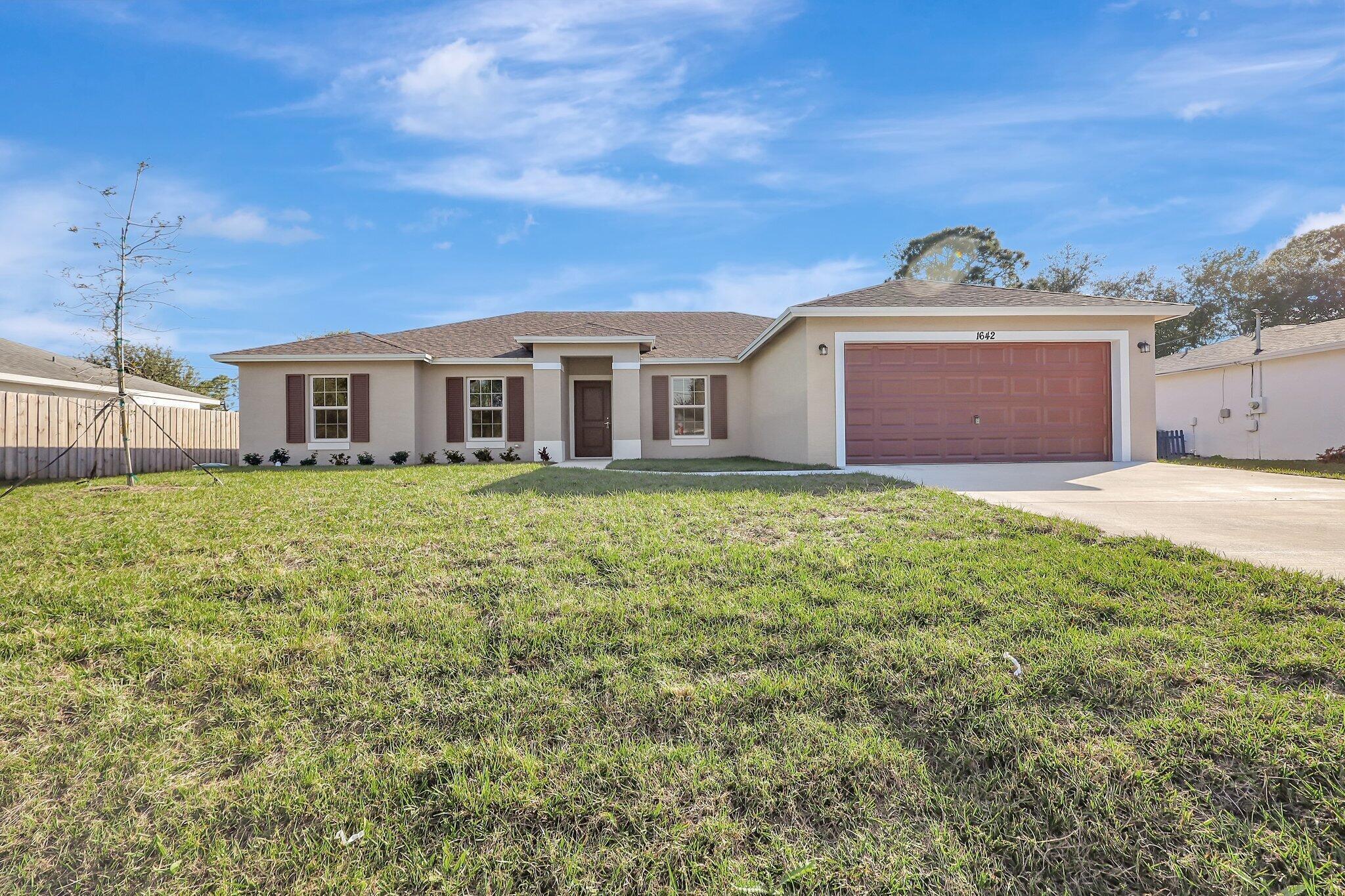 Foto de propiedad en 3965 SW Mccain Street, Port St. Lucie, FL 34953 Port St. Lucie con MLS# 