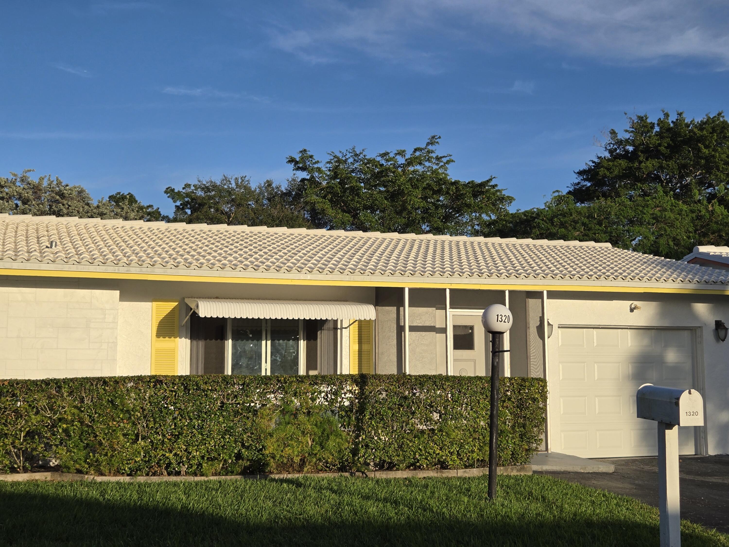 Foto de propiedad en 1320 NW 82nd Avenue, Plantation, FL 33322 Plantation con MLS# 