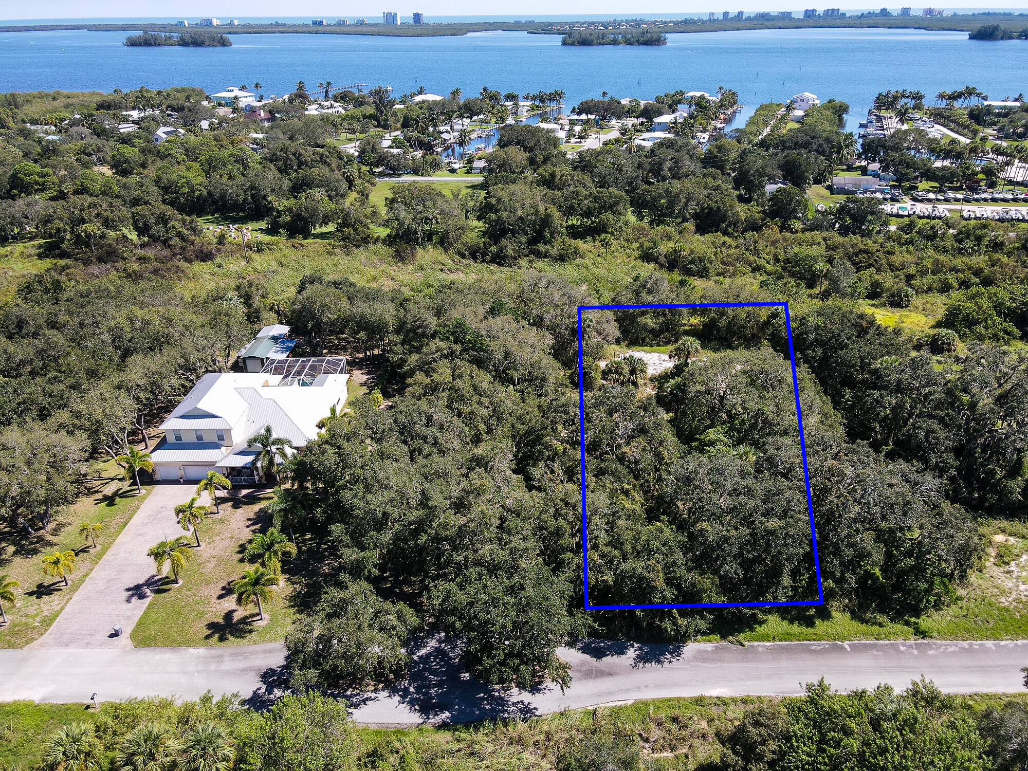 Foto de propiedad en 4116 Mariner Oaks Way, Fort Pierce, FL 34946 Fort Pierce con MLS# 