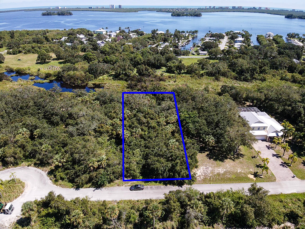 Foto de propiedad en 4132 Mariner Oaks Way, Fort Pierce, FL 34946 Fort Pierce con MLS# 