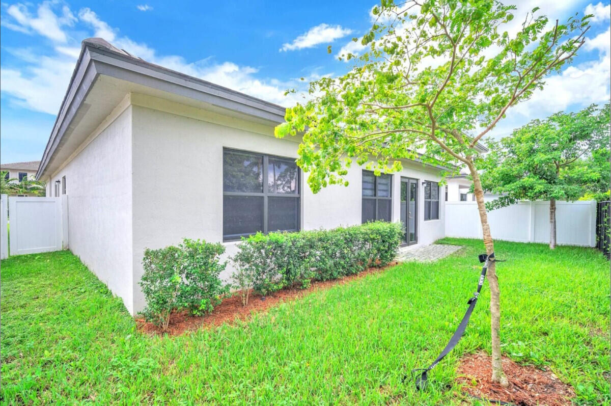 Foto de propiedad en 17451 SW 41st Street, Miramar, FL 33029 Miramar con MLS# 