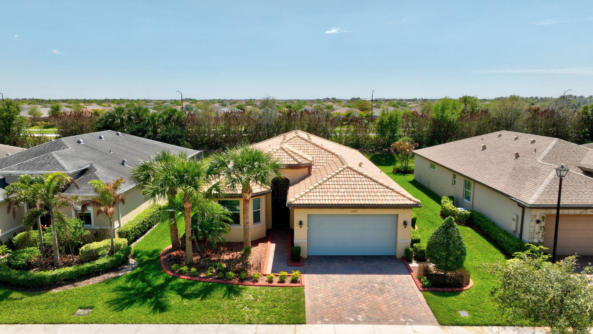 Foto de propiedad en 11379 SW Lake Park Drive, Port St. Lucie, FL 34987 Port St. Lucie con MLS# 