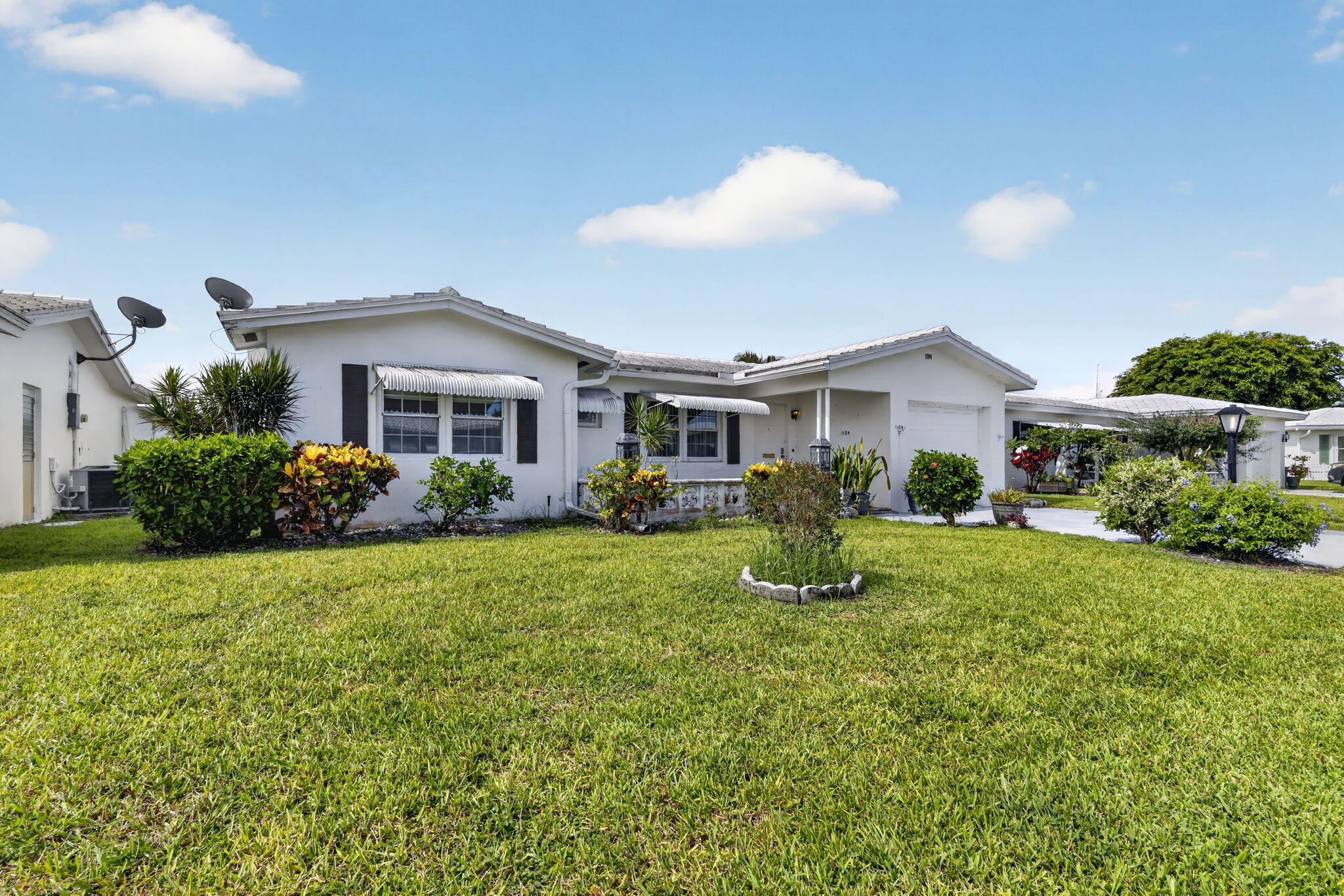 Foto de propiedad en 1104 W Ocean Avenue, Boynton Beach, FL 33426 Boynton Beach con MLS# 