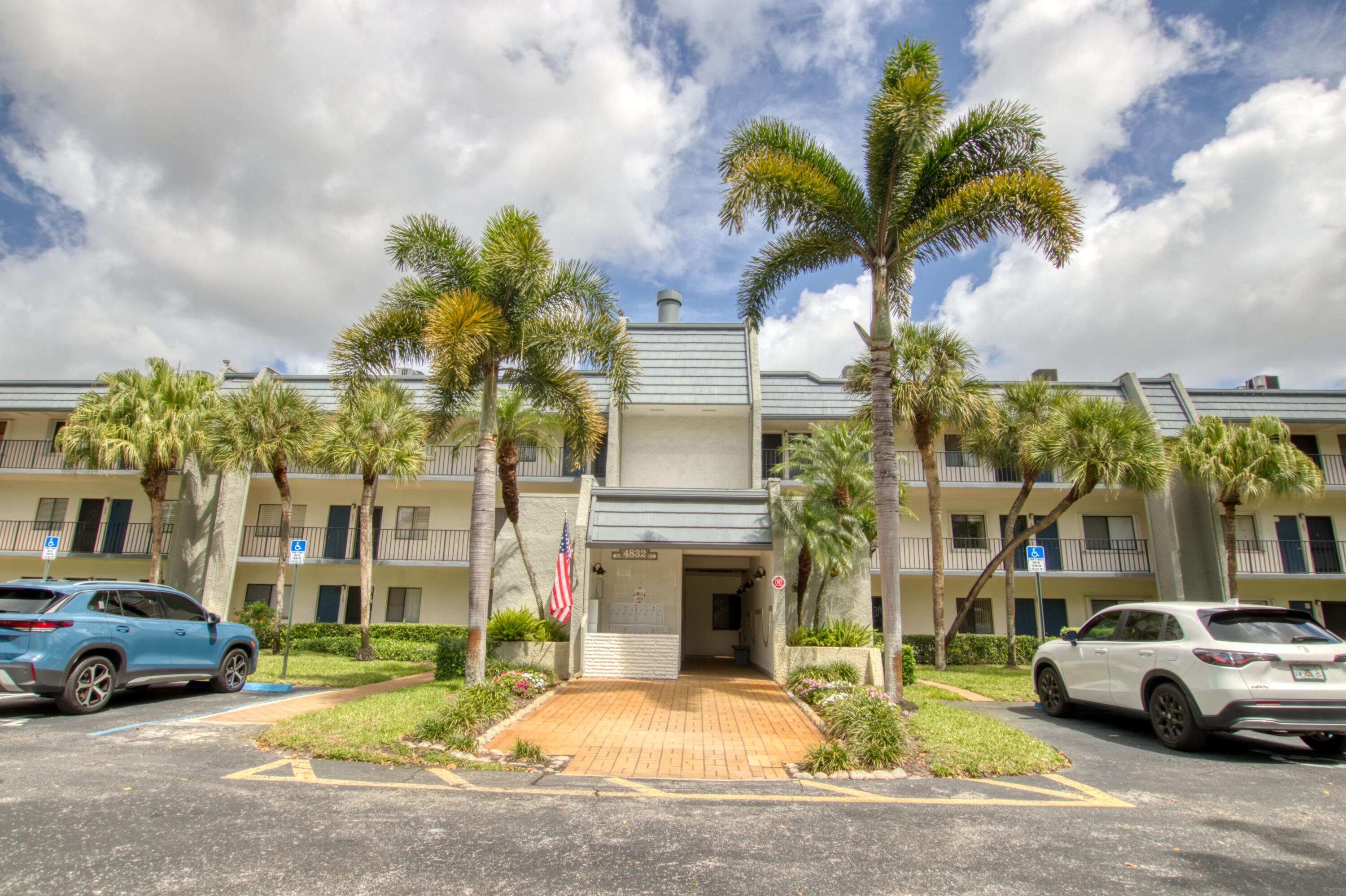 Foto de propiedad en 4832 Esedra Court 204, Lake Worth, FL 33467 Lake Worth con MLS# 