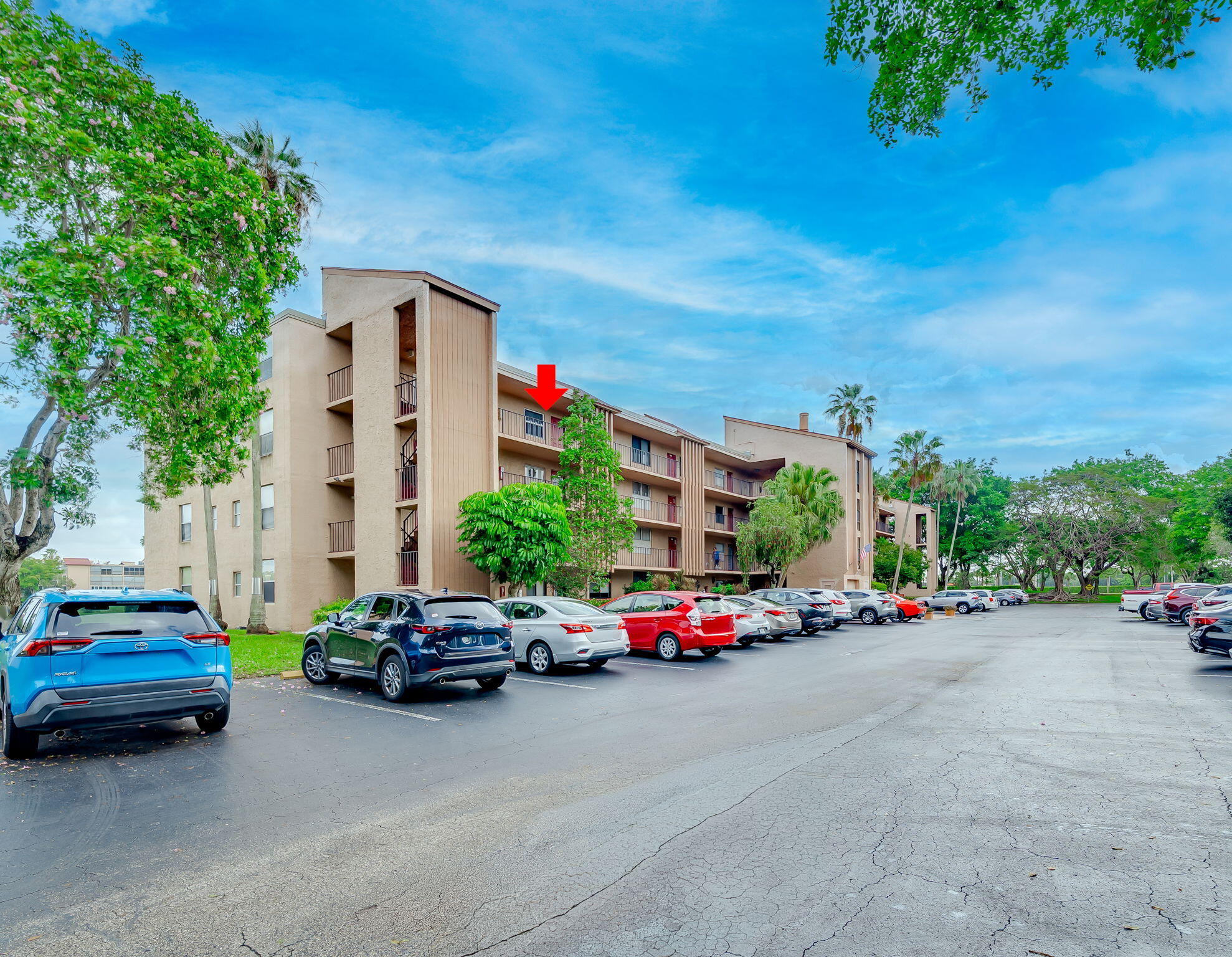 Foto de propiedad en 7301 NW 1st Street 402, Margate, FL 33063 Margate con MLS# 