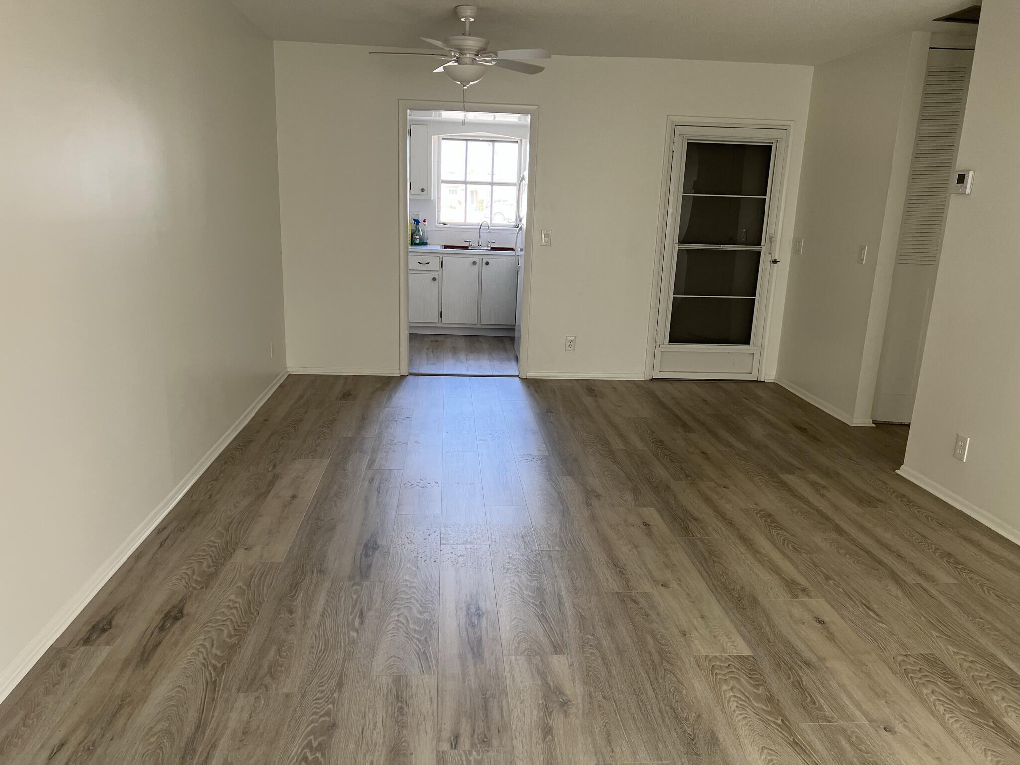 Foto de propiedad en 2736 Dudley Drive E I, West Palm Beach, FL 33415 West Palm Beach con MLS# 