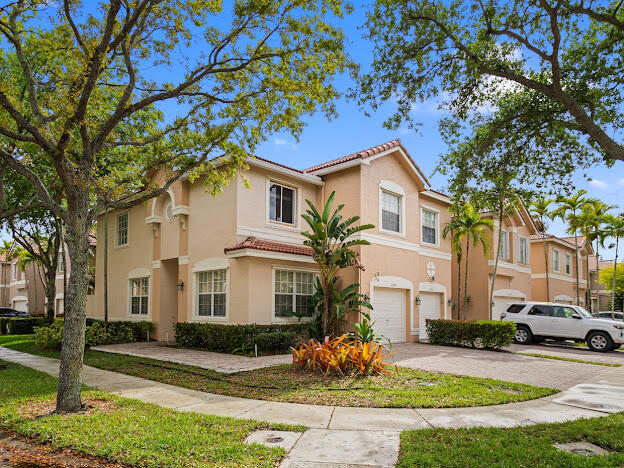 Foto de propiedad en 12444 SW 42nd Street, Miramar, FL 33027 Miramar con MLS# 
