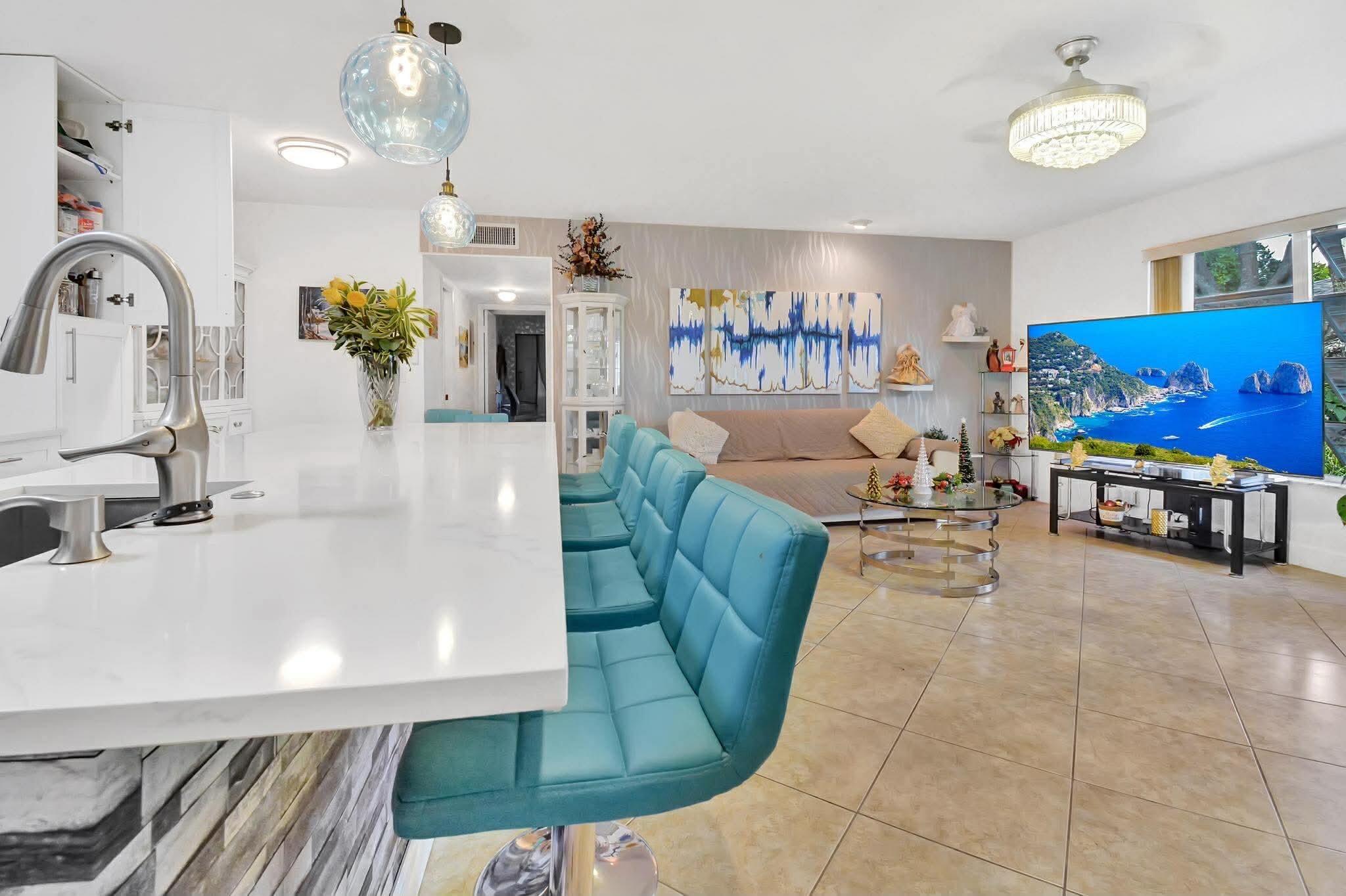 Foto de propiedad en 1232 Club Drive W D, Delray Beach, FL 33445 Delray Beach con MLS# 