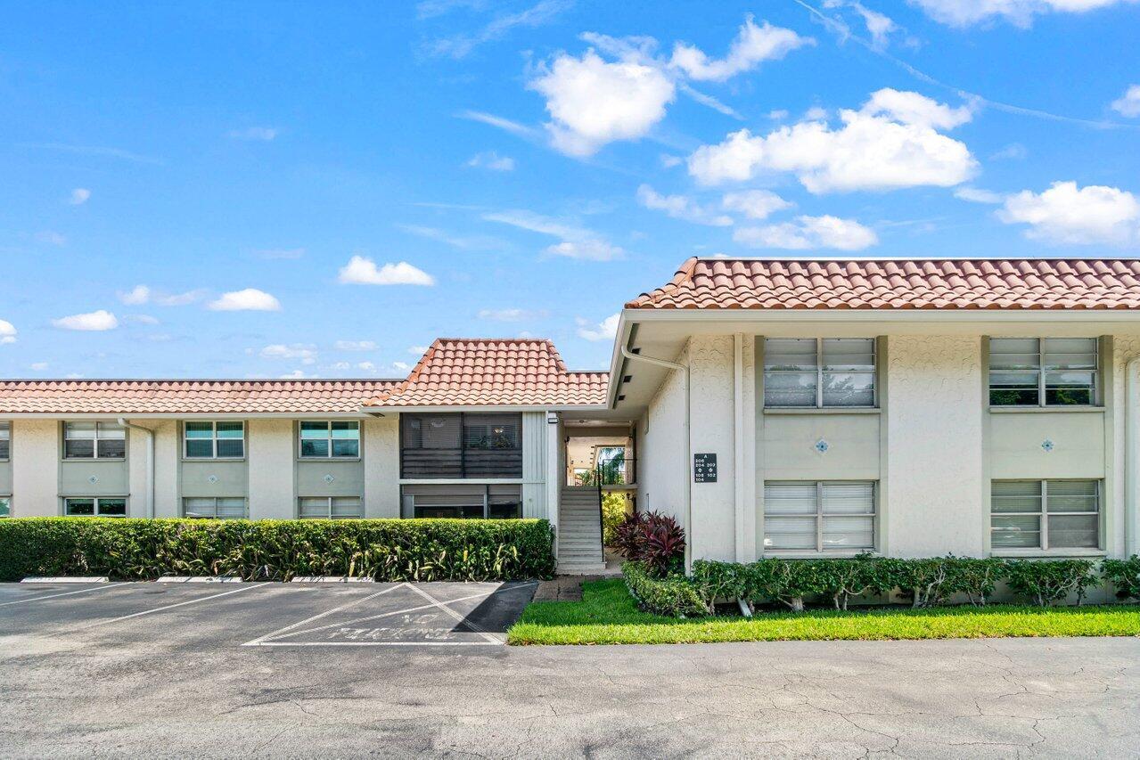 Foto de propiedad en 1124 NW 13th Street 204a, Boca Raton, FL 33486 Boca Raton con MLS# 