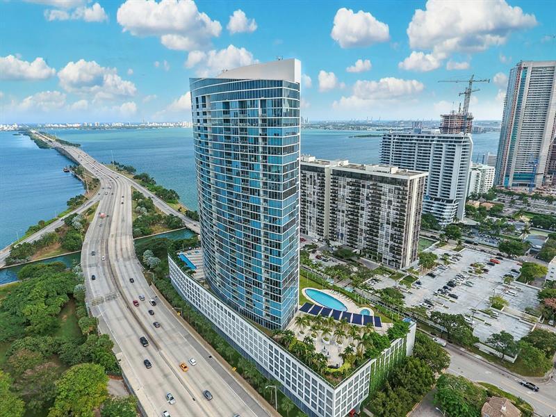 Foto de propiedad en 601 NE 36th Street 2806, Miami, FL 33137 Miami con MLS# 