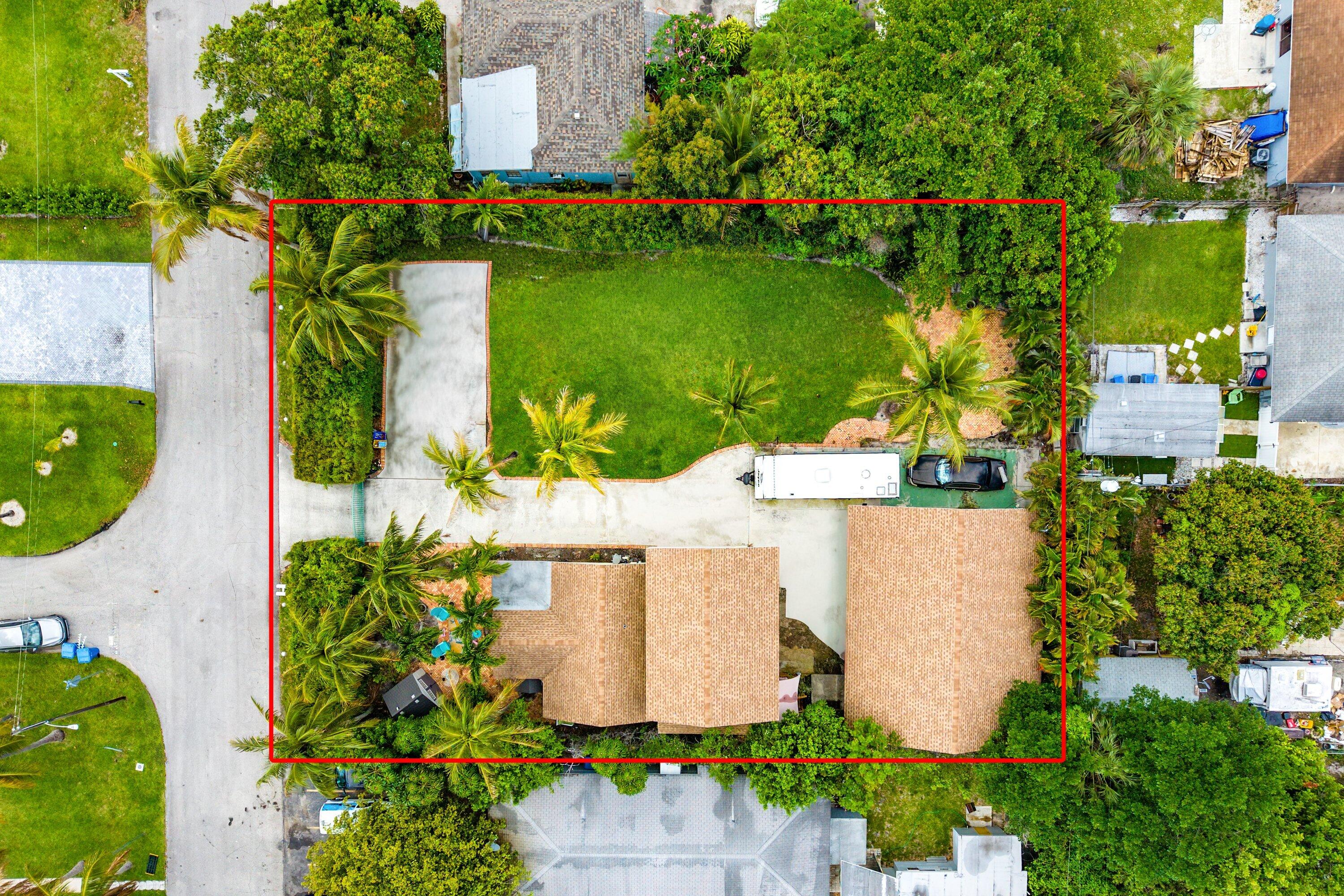 Foto de propiedad en 613 N 5th Street, Lantana, FL 33462 Lantana con MLS# 