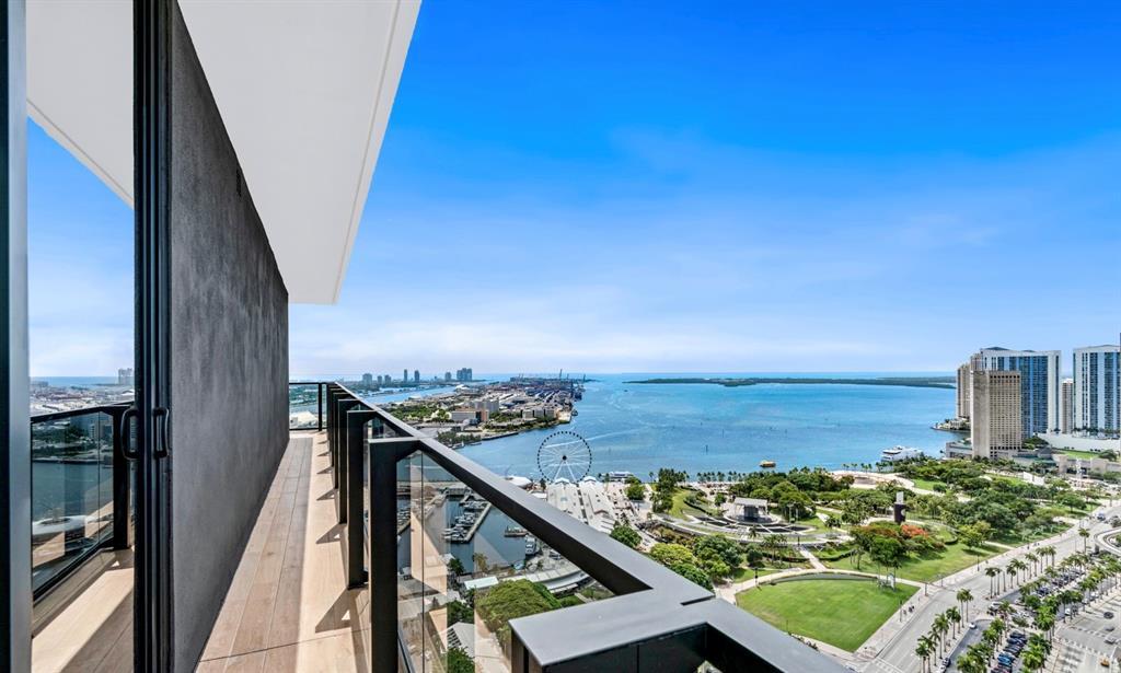 Foto de propiedad en 398 NE 5th Street 4015, Miami, FL 33132 Miami con MLS# 