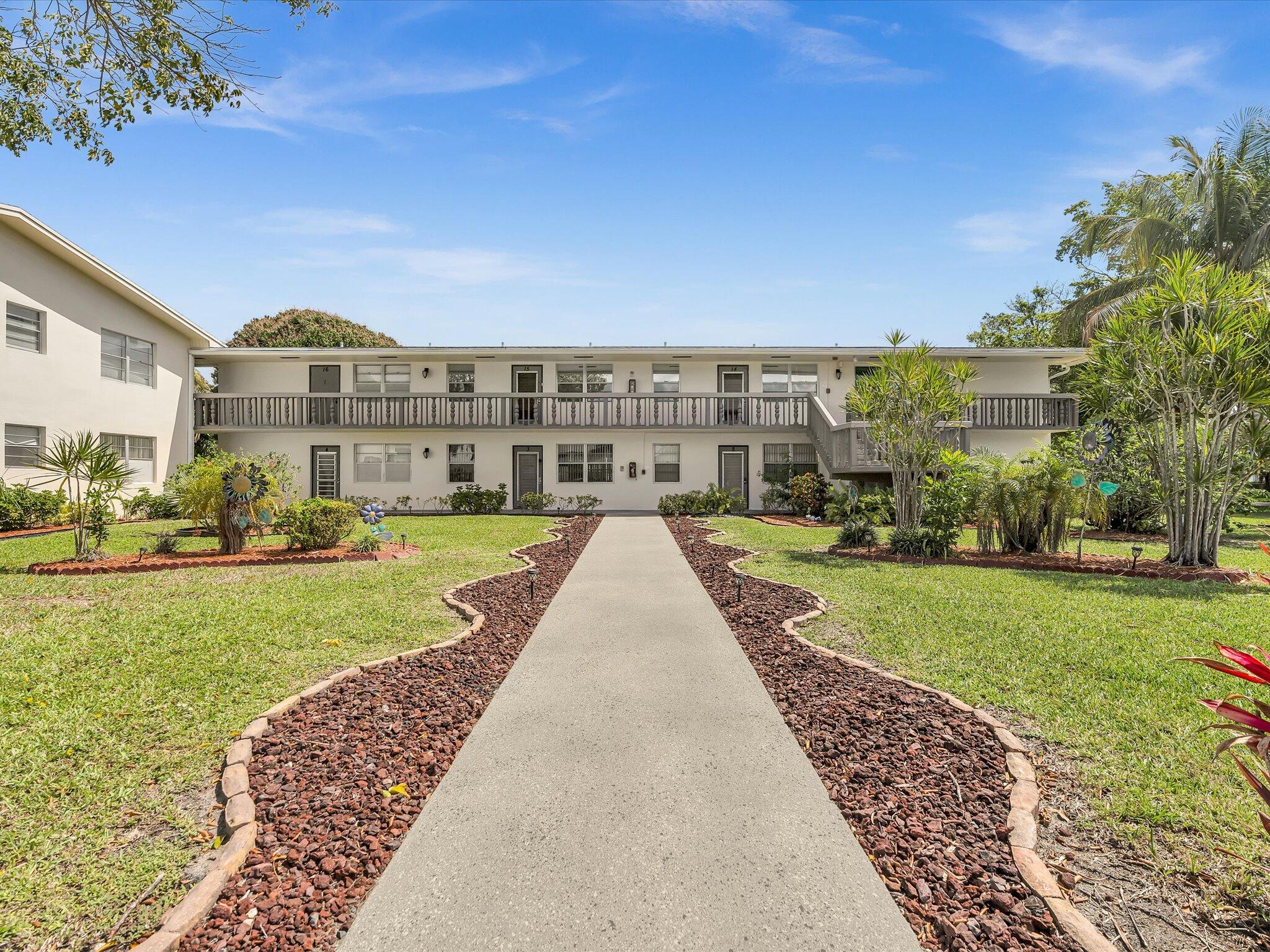 Foto de propiedad en 5 MARKHAM A A, Deerfield Beach, FL 33442 Deerfield Beach con MLS# 