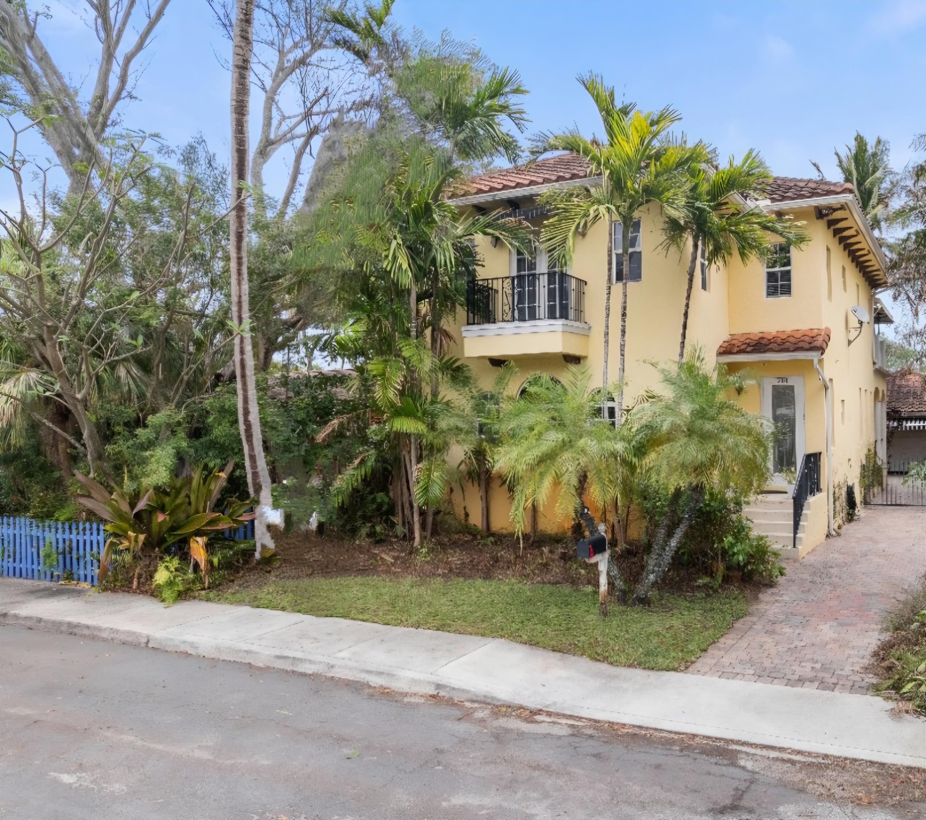 Foto de propiedad en 218 N Palmway, Lake Worth Beach, FL 33460 Lake Worth Beach con MLS# 