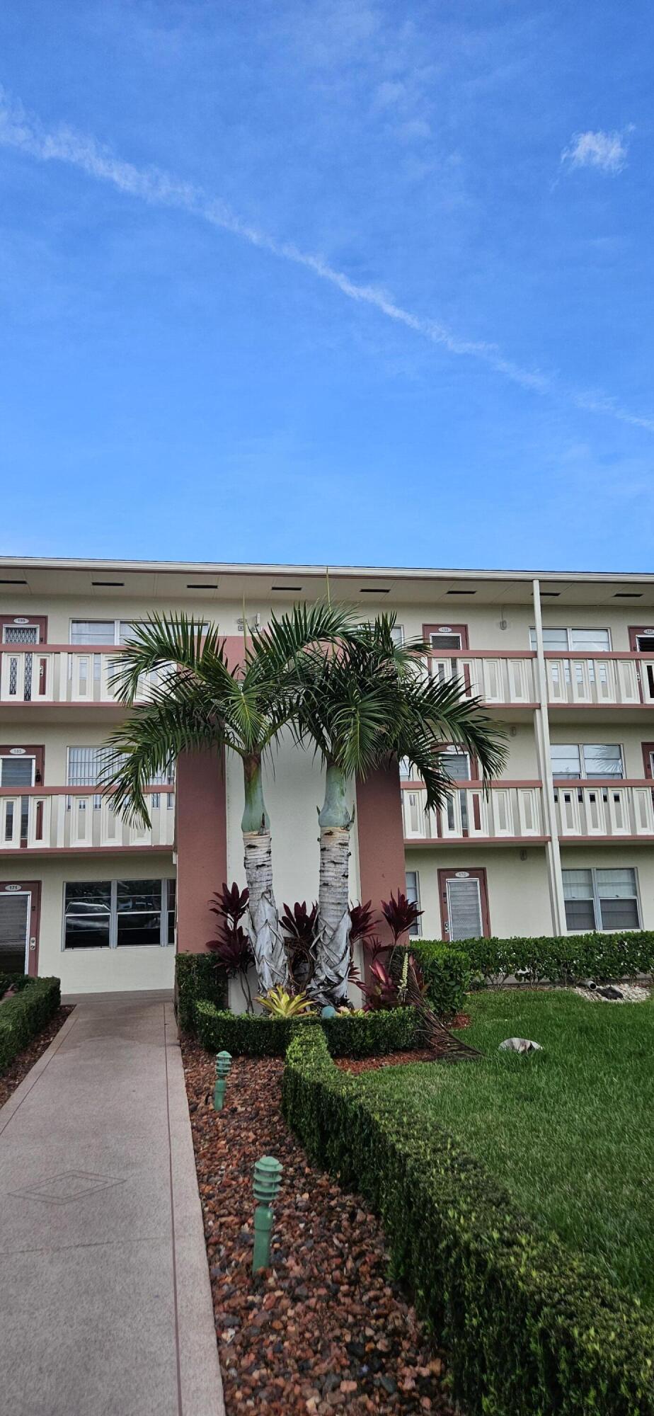 Foto de propiedad en 198 E Preston Way 198, Boca Raton, FL 33434 Boca Raton con MLS# 