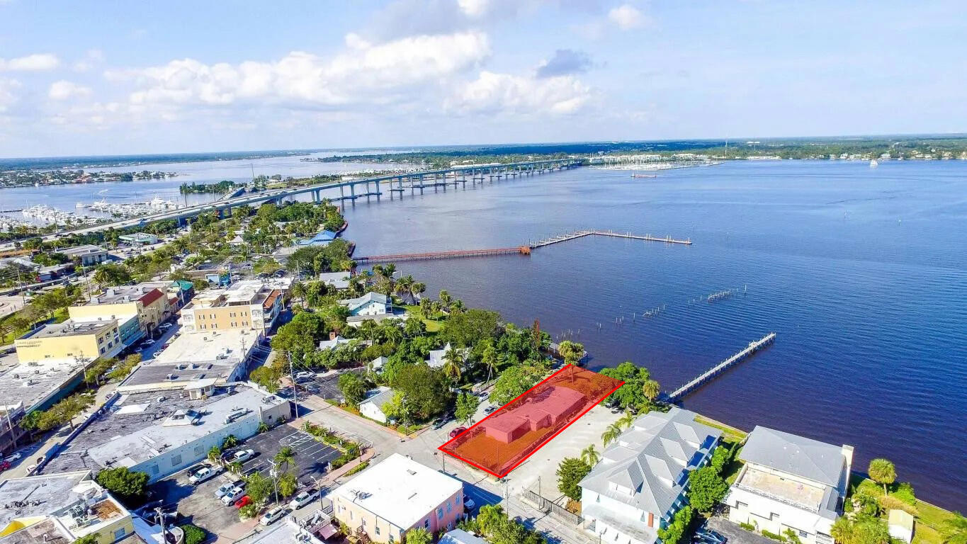 Foto de propiedad en 101 S Colorado Avenue, Stuart, FL 34994 Stuart con MLS# 