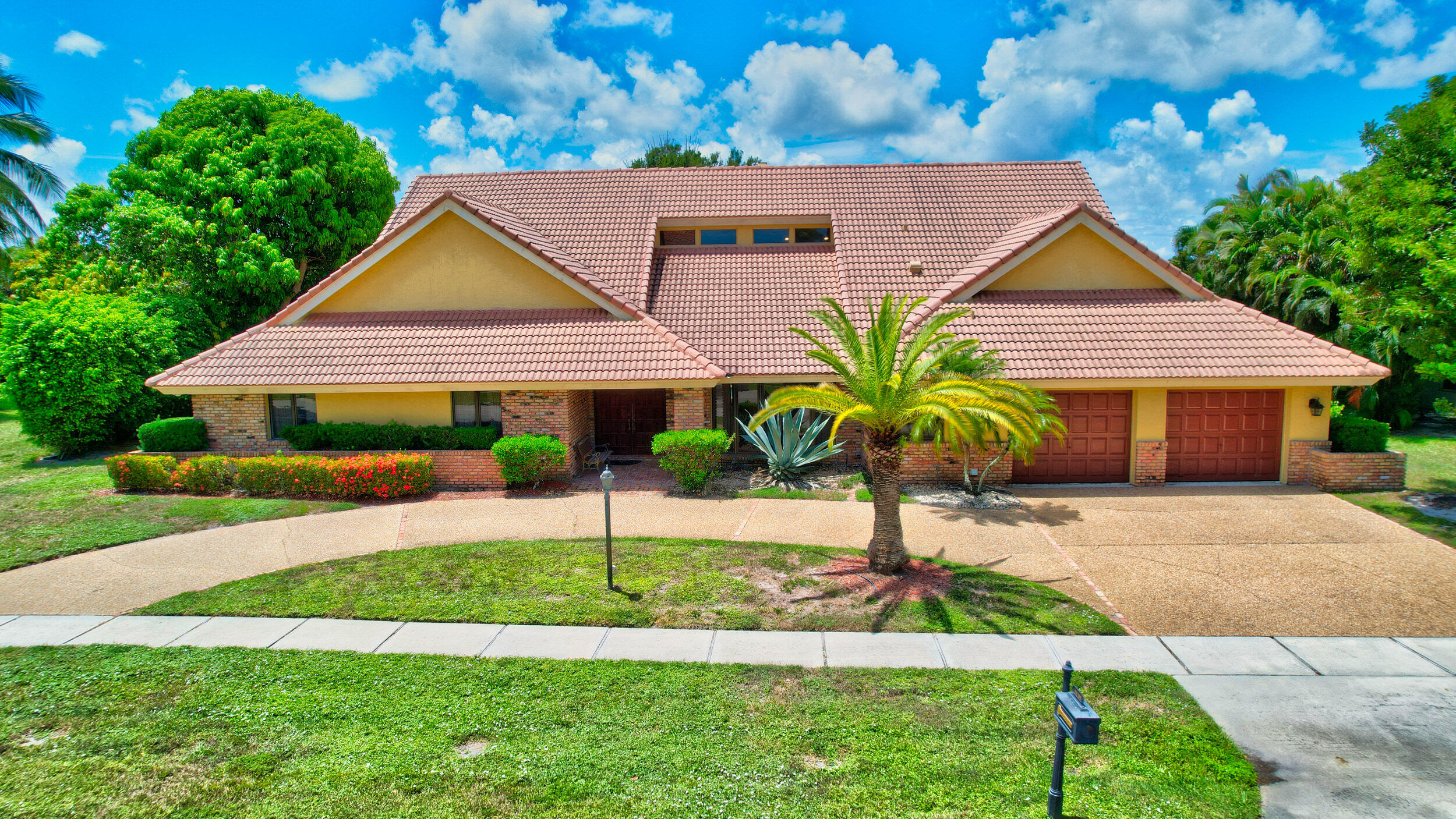 Foto de propiedad en 3110 Equestrian Drive, Boca Raton, FL 33434 Boca Raton con MLS# 