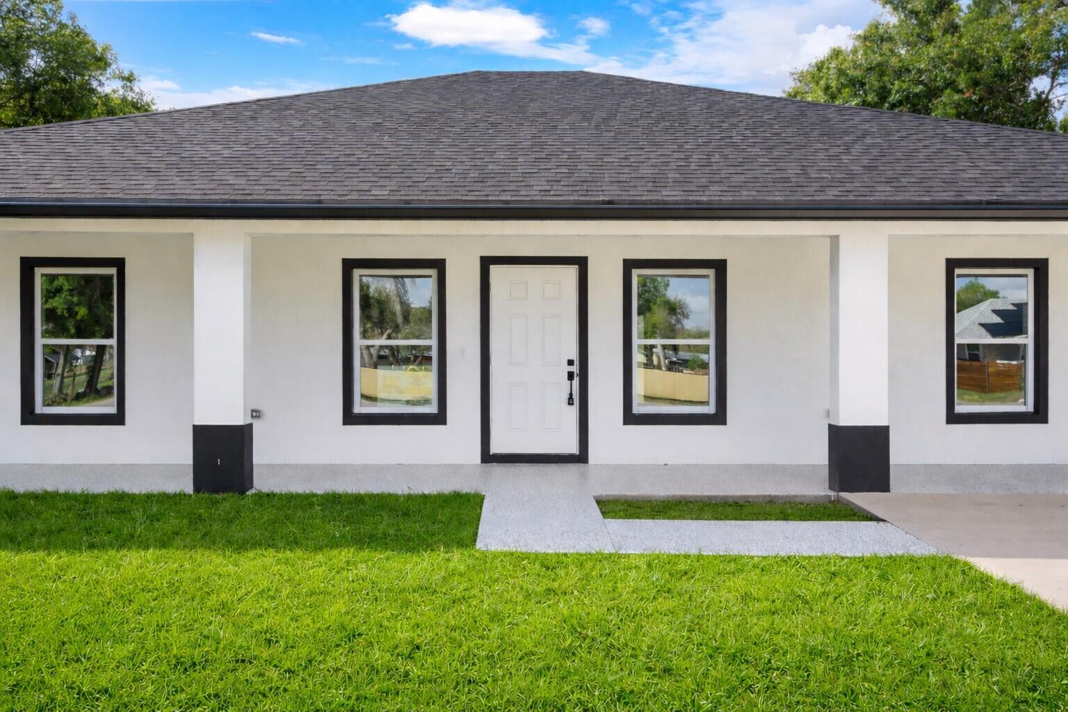 Foto de propiedad en 21483 NW 262nd Street, Okeechobee, FL 34972 Okeechobee con MLS# 