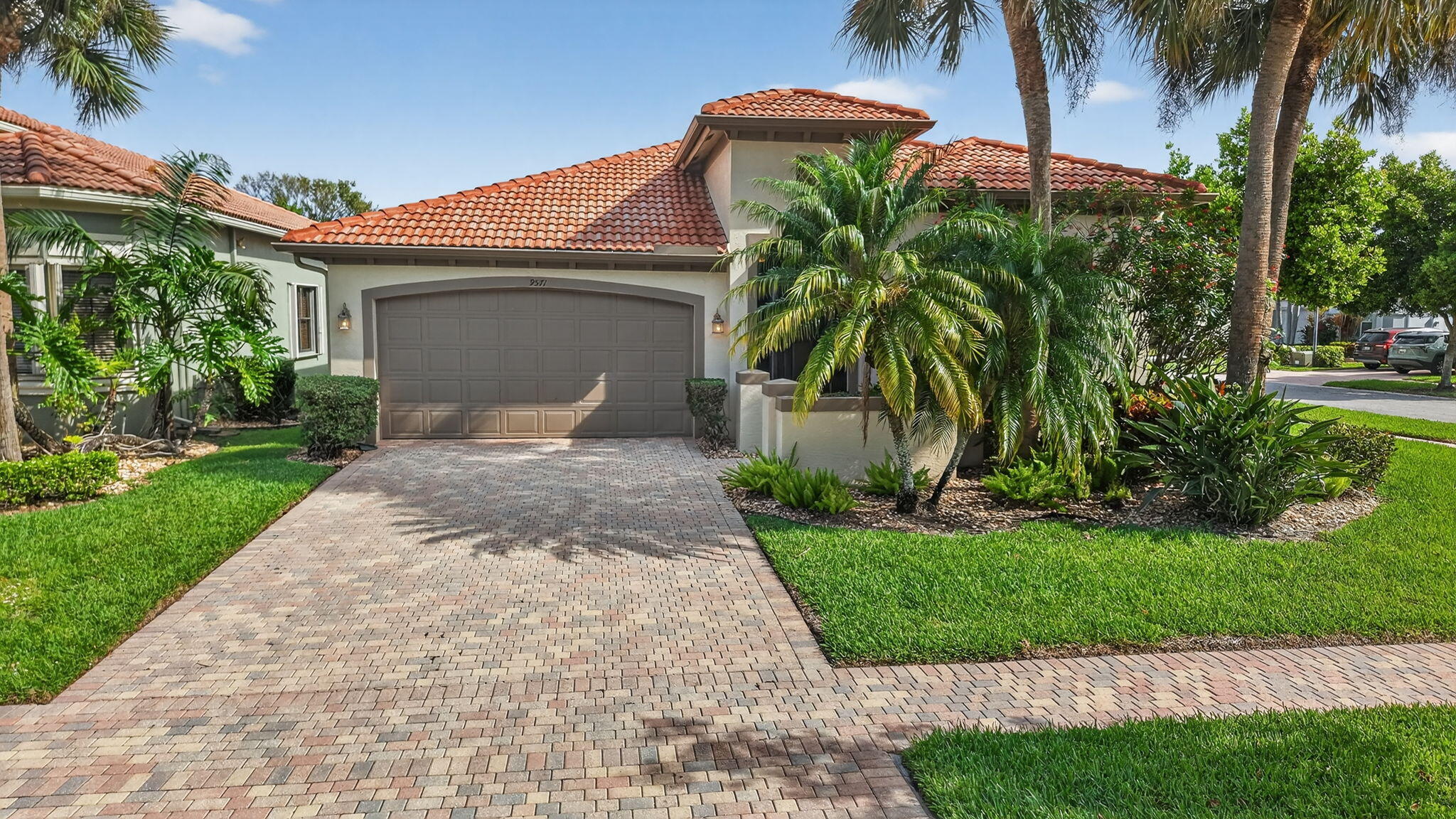 Foto de propiedad en 9571 Isles Cay Drive, Delray Beach, FL 33446 Delray Beach con MLS# 