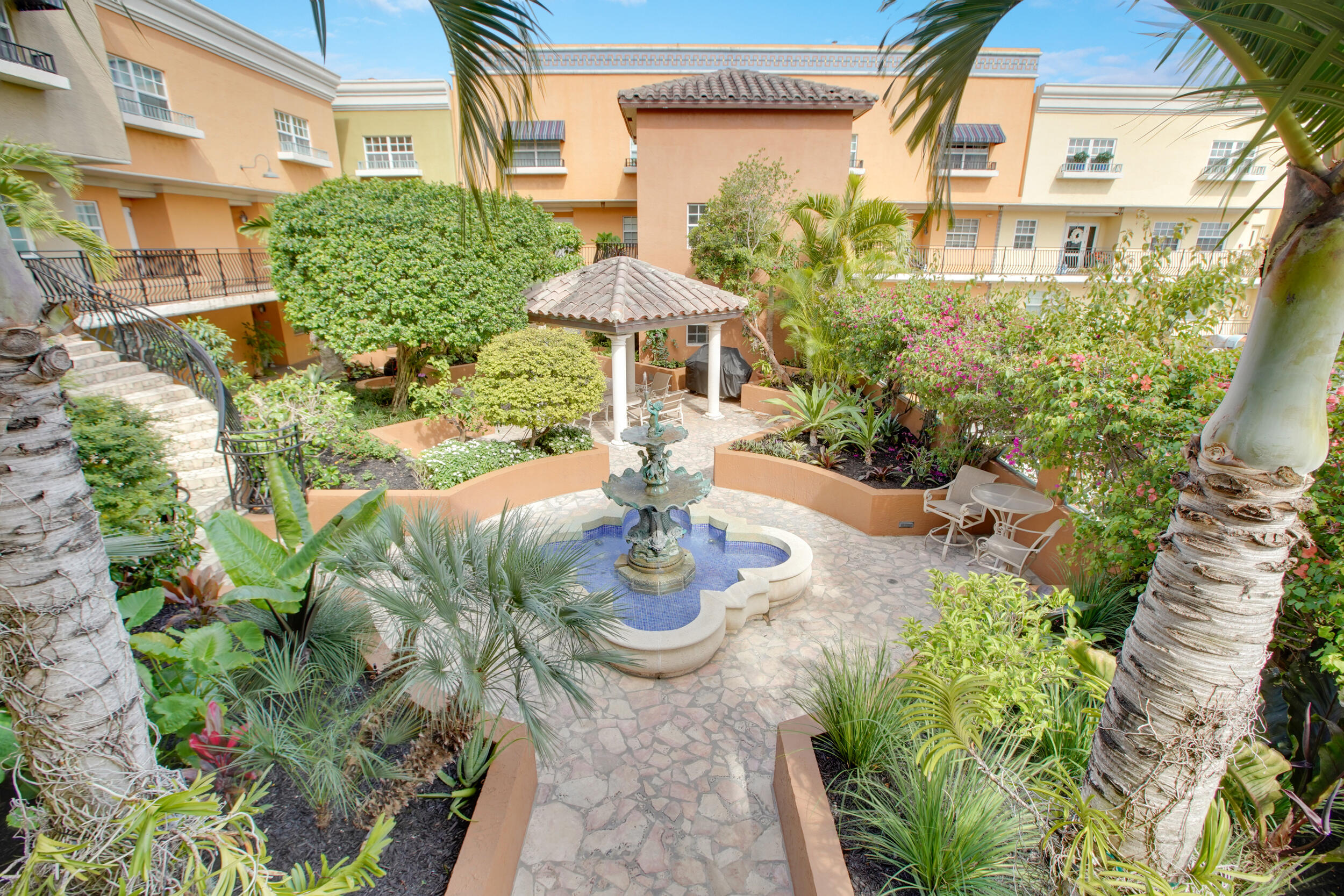 Foto de propiedad en 1111 E Las Olas Boulevard 410, Fort Lauderdale, FL 33301 Fort Lauderdale con MLS# 