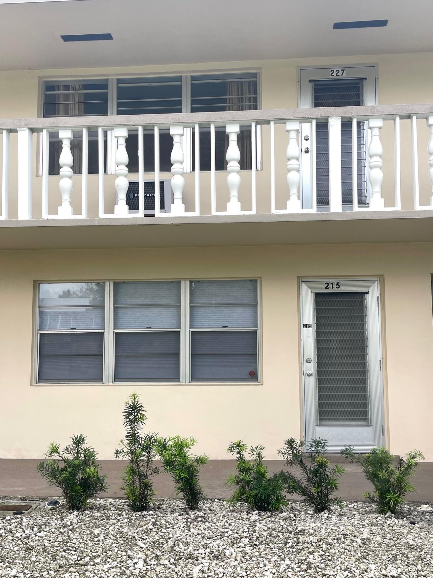 Alquilada 215 Canterbury J, West Palm Beach, FL 33417, West Palm Beach, FL 33417