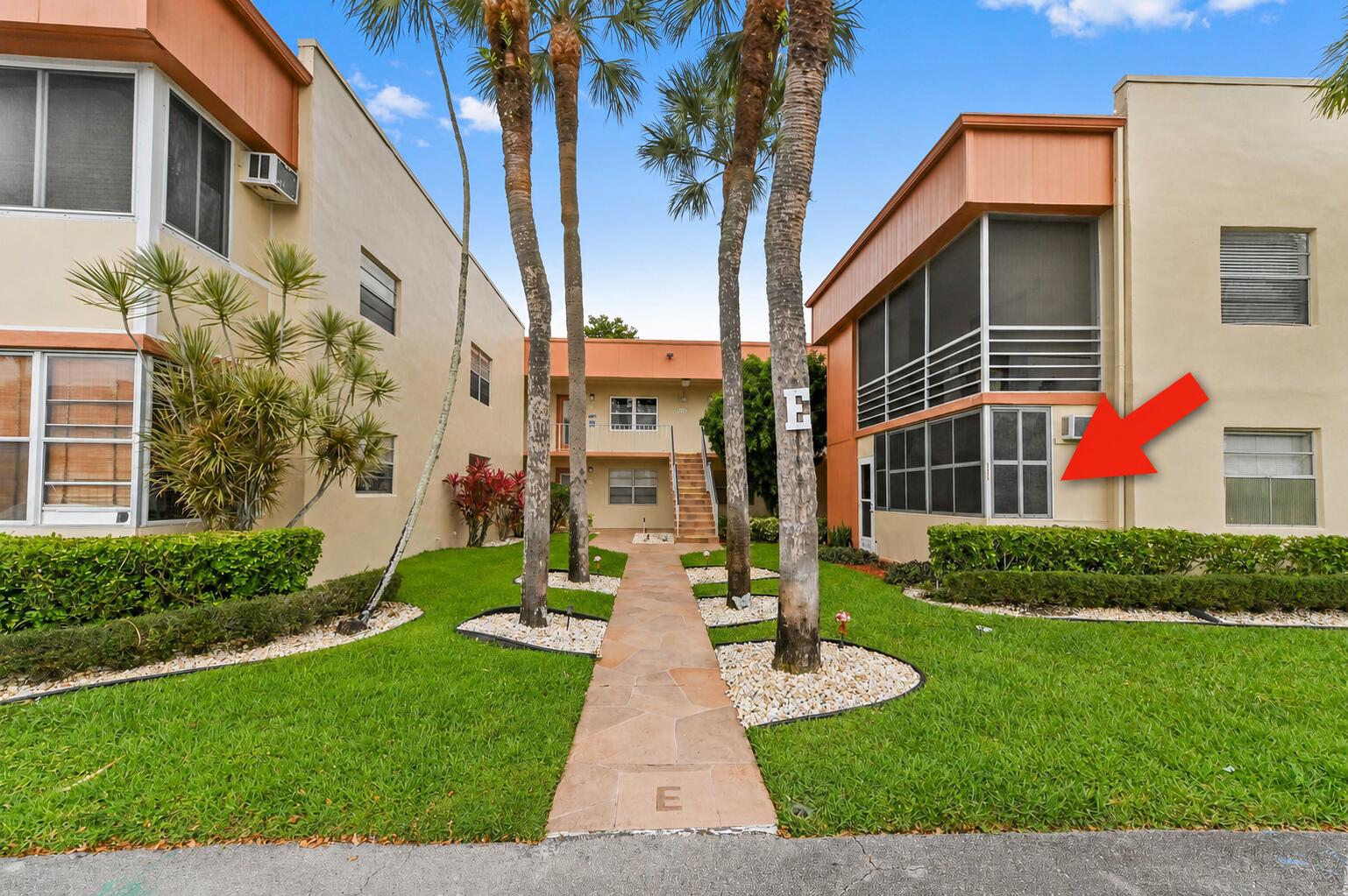 Foto de propiedad en 211 Piedmont E, Delray Beach, FL 33484 Delray Beach con MLS# 