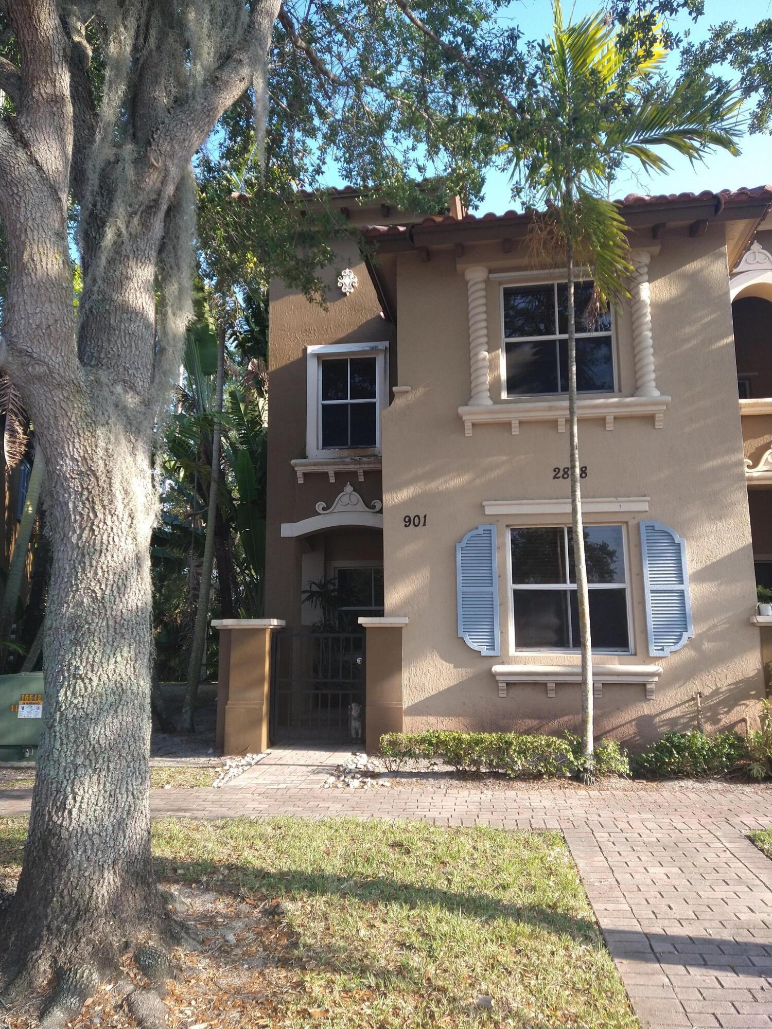 Alquilada 2888 Hidden Hills Road 901, West Palm Beach, FL 33411, West Palm Beach, FL 33411