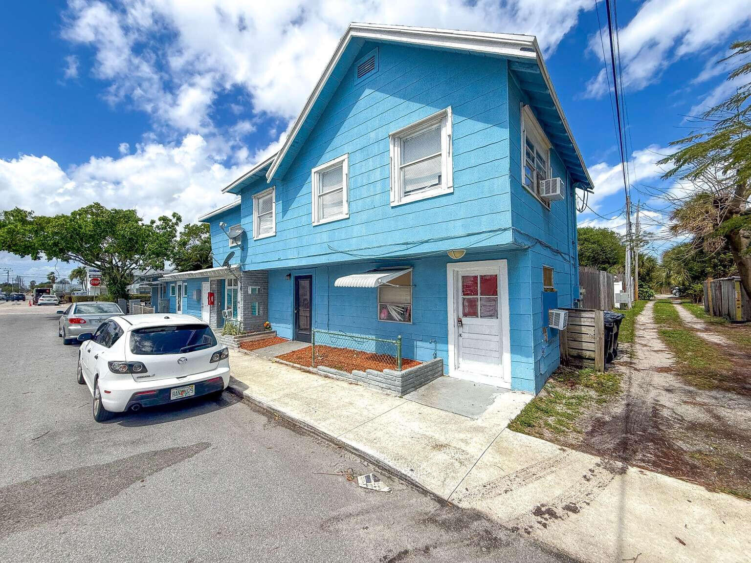 Foto de propiedad en 714 N 4th Ave Avenue N, Lake Worth Beach, FL 33460 Lake Worth Beach con MLS# 
