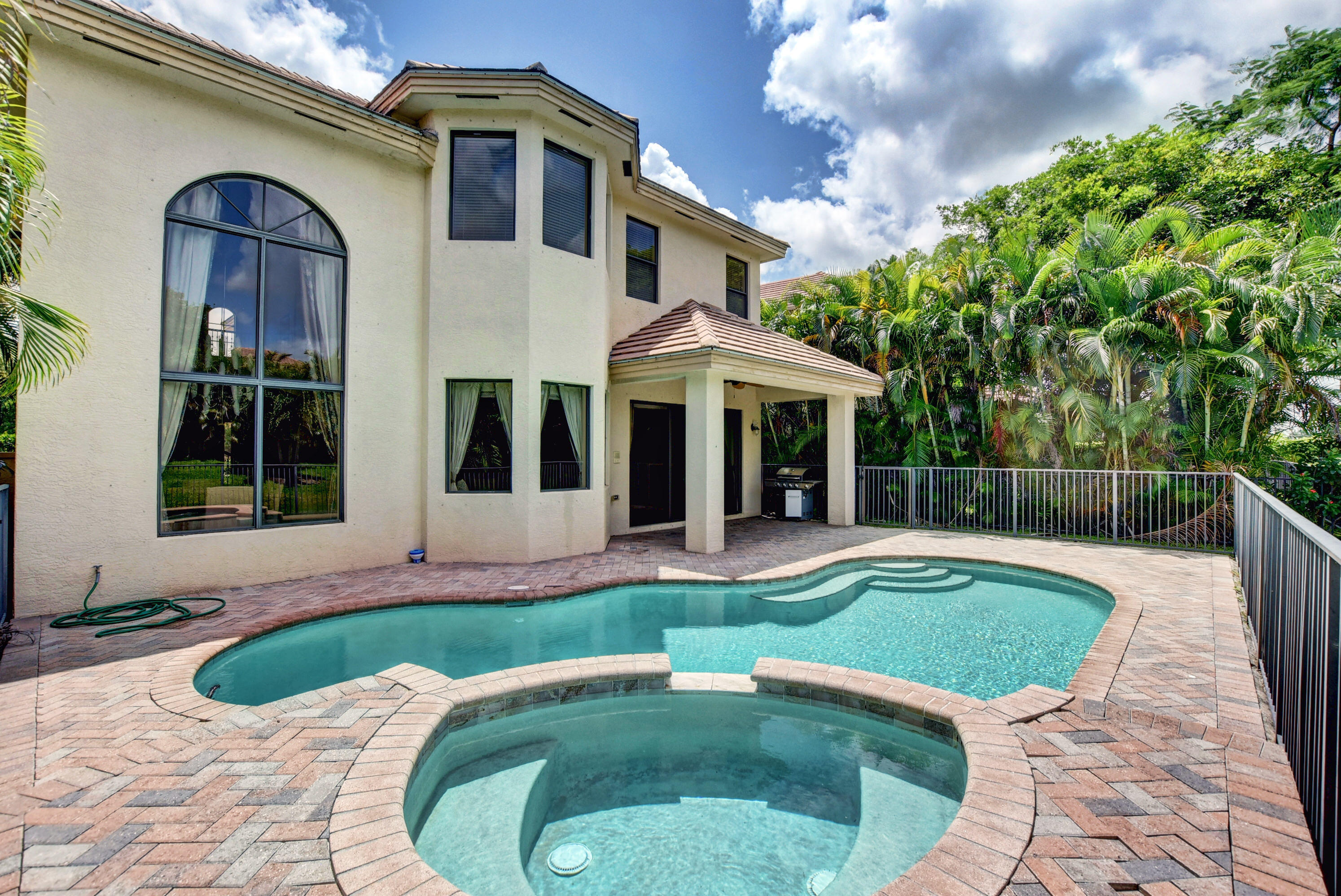 Foto de propiedad en 3424 Collonade Drive, Wellington, FL 33449 Wellington con MLS# 