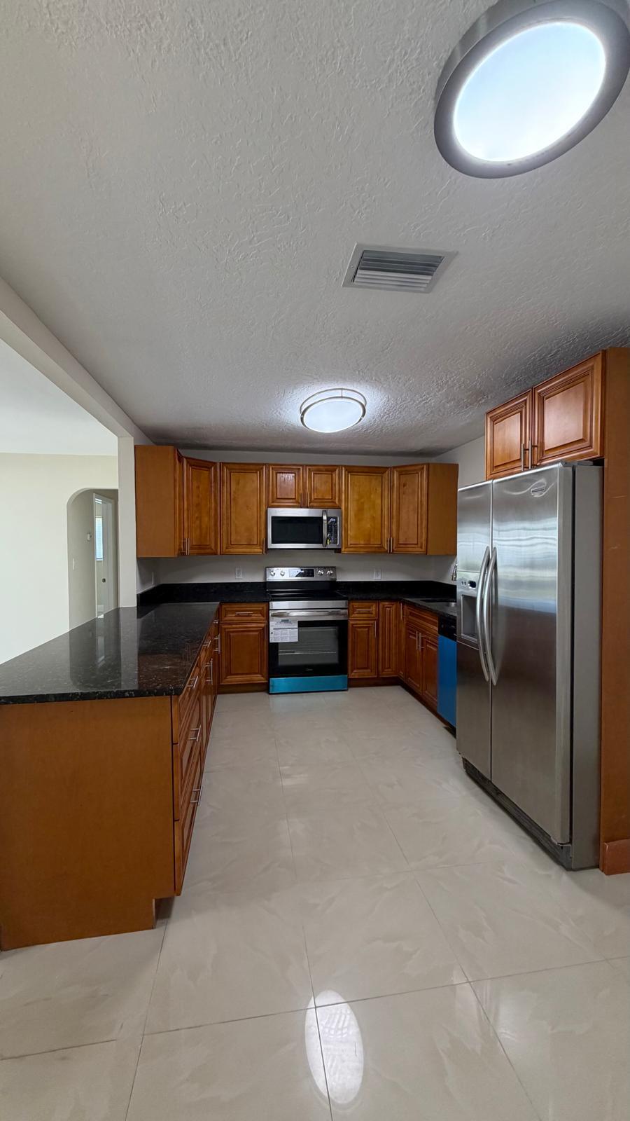 Alquilada 4081 NW 35th Avenue, Lauderdale Lakes, FL 33309, Lauderdale Lakes, FL 33309