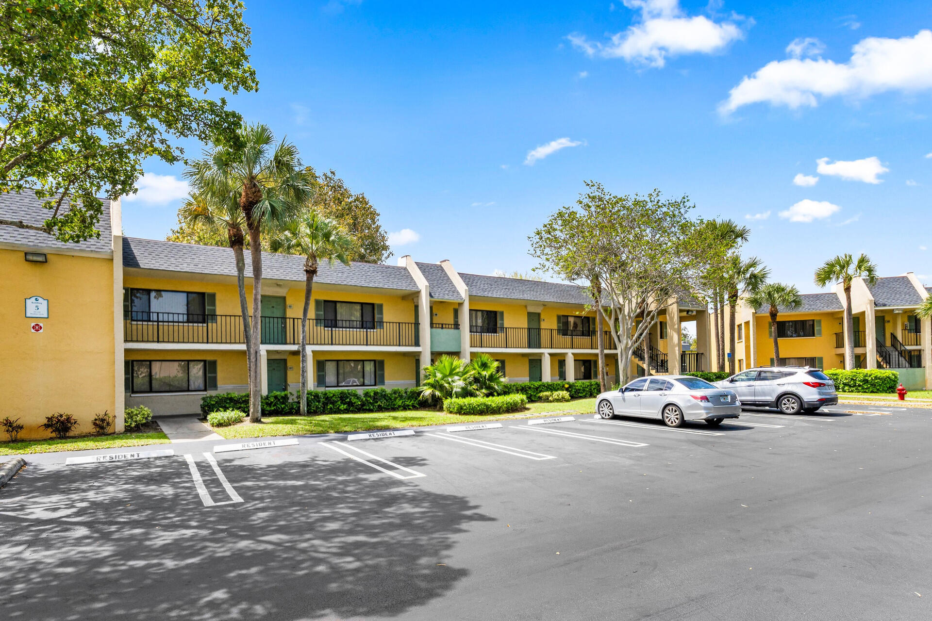 Foto de propiedad en 507 Meadows Circle, Boynton Beach, FL 33436 Boynton Beach con MLS# 