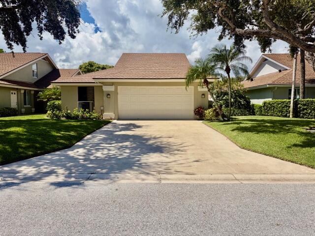 Foto de propiedad en 204 Cape Pointe Circle, Jupiter, FL 33477 Jupiter con MLS# 