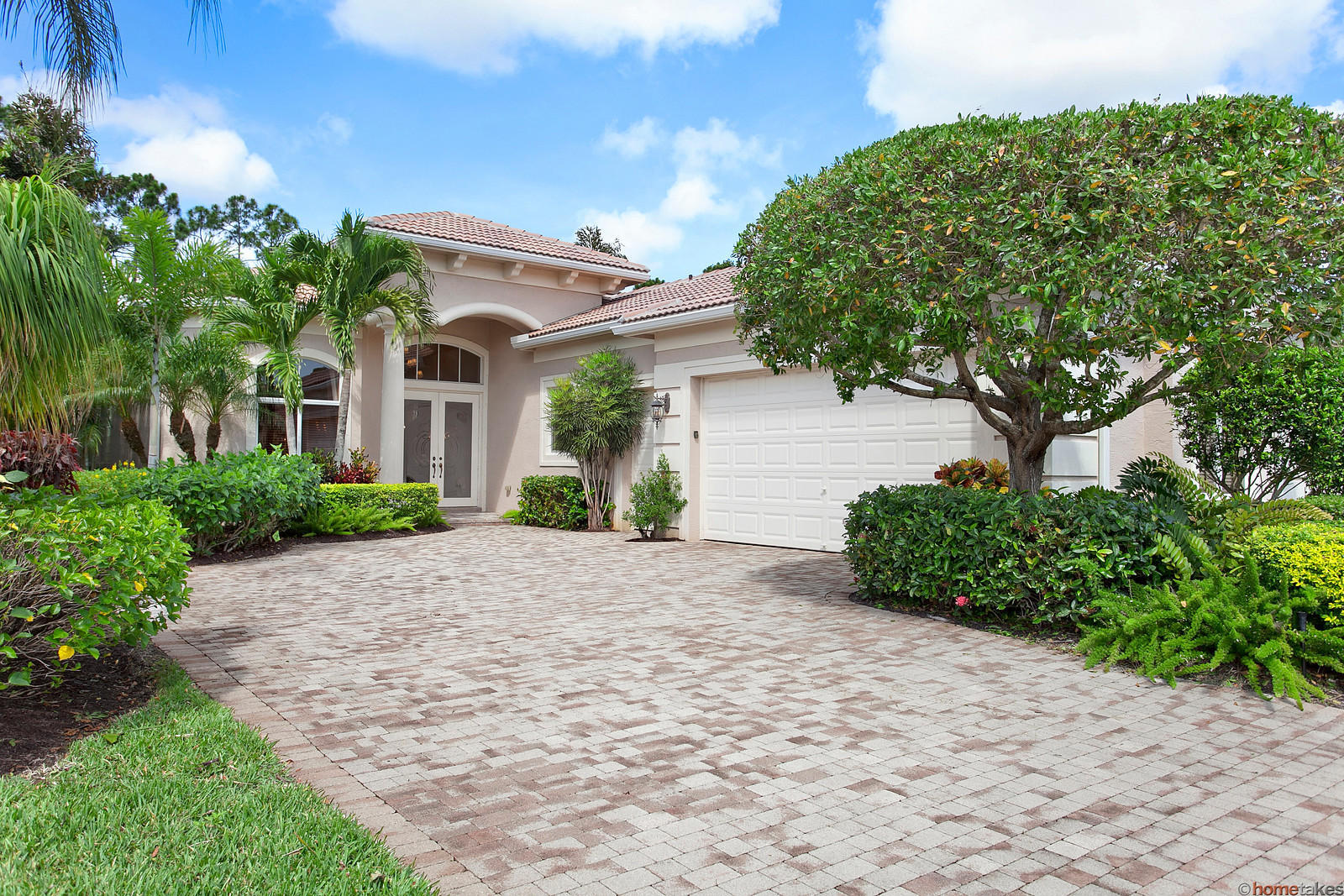 Foto de propiedad en 206 Porto Vecchio Way, Palm Beach Gardens, FL 33418 Palm Beach Gardens con MLS# 