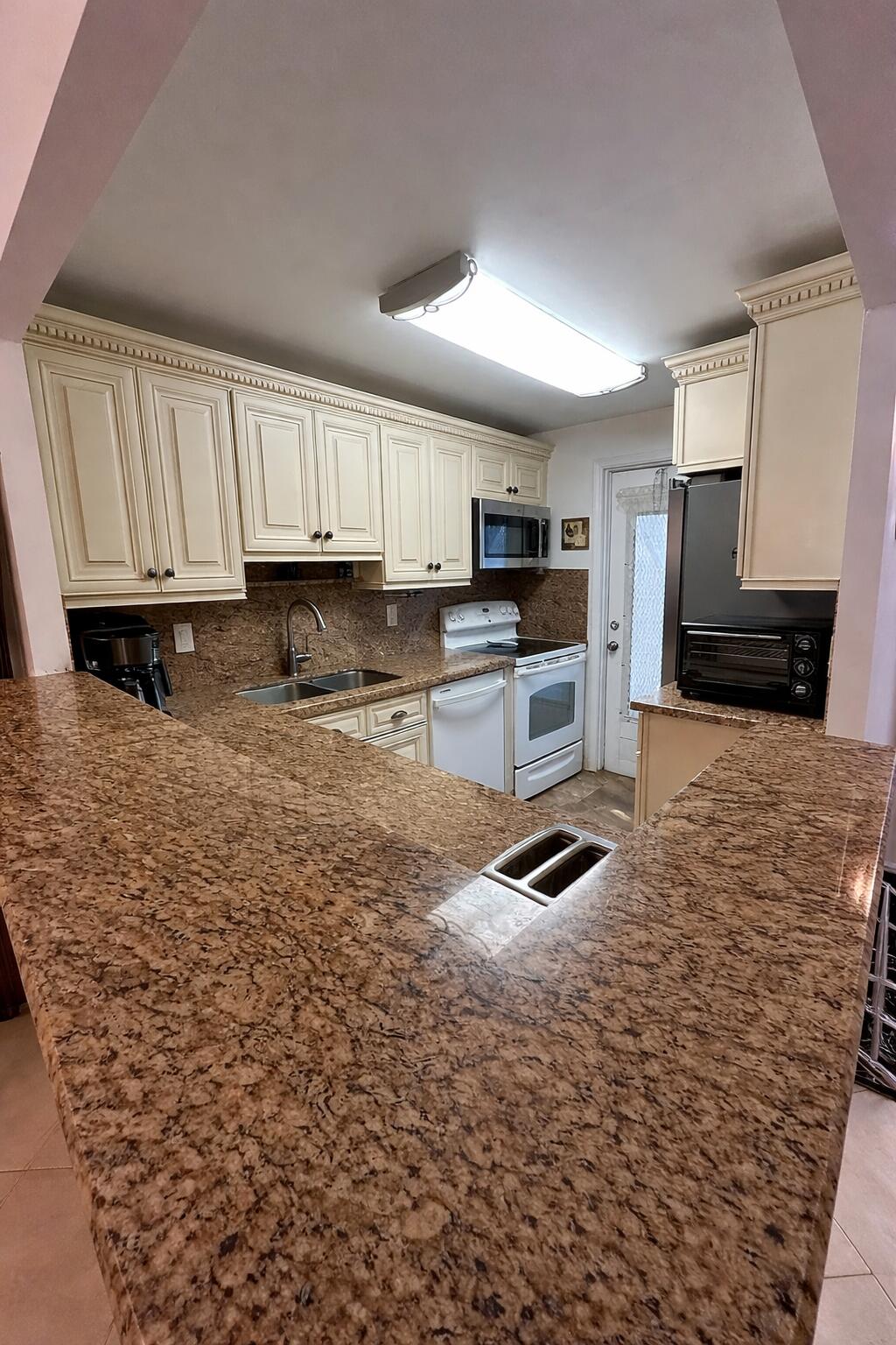 En Venta 400 SE 10th Street 202, Deerfield Beach, FL 33441, Deerfield Beach, FL 33441