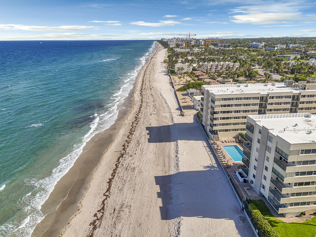 Foto de propiedad en 1239 Hillsboro Mile 105, Hillsboro Beach, FL 33062 Hillsboro Beach con MLS# 