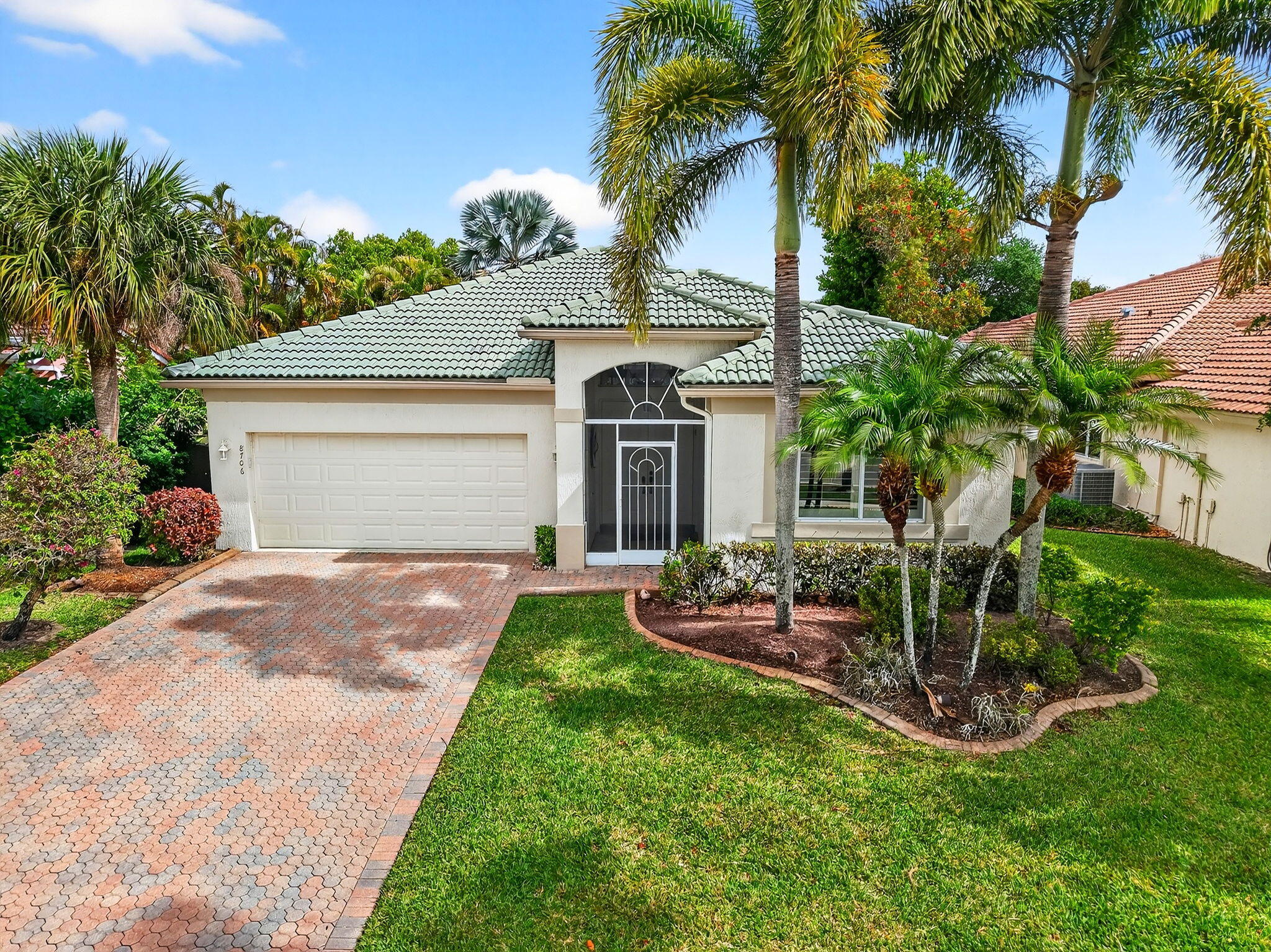 Foto de propiedad en 8706 Bellido Circle, Boynton Beach, FL 33472 Boynton Beach con MLS# 