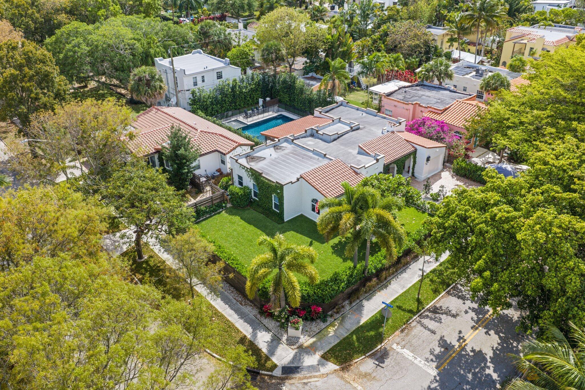 Foto de propiedad en 706 Sunset Road, West Palm Beach, FL 33401 West Palm Beach con MLS# 
