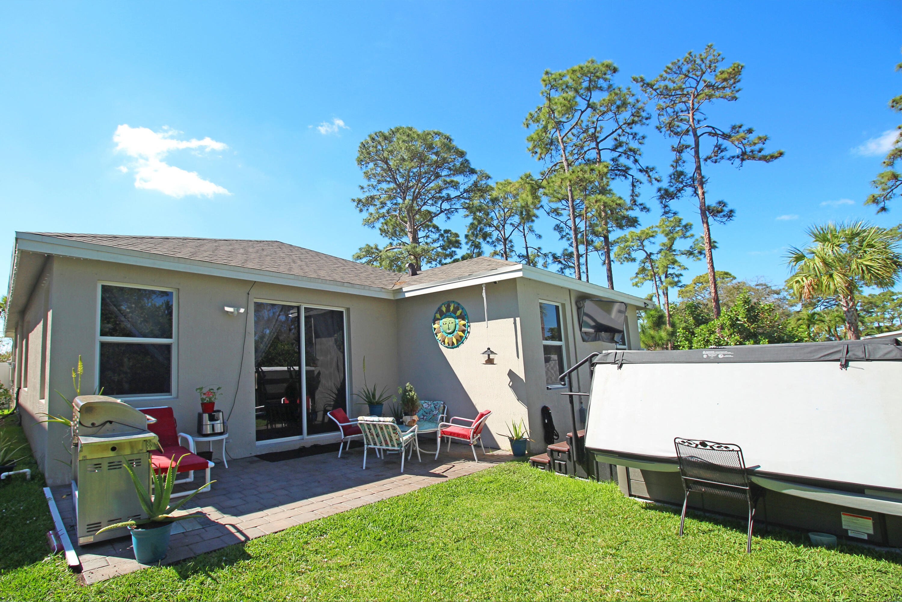 Foto de propiedad en 2549 Timber Forest Drive, West Palm Beach, FL 33415 West Palm Beach con MLS# 