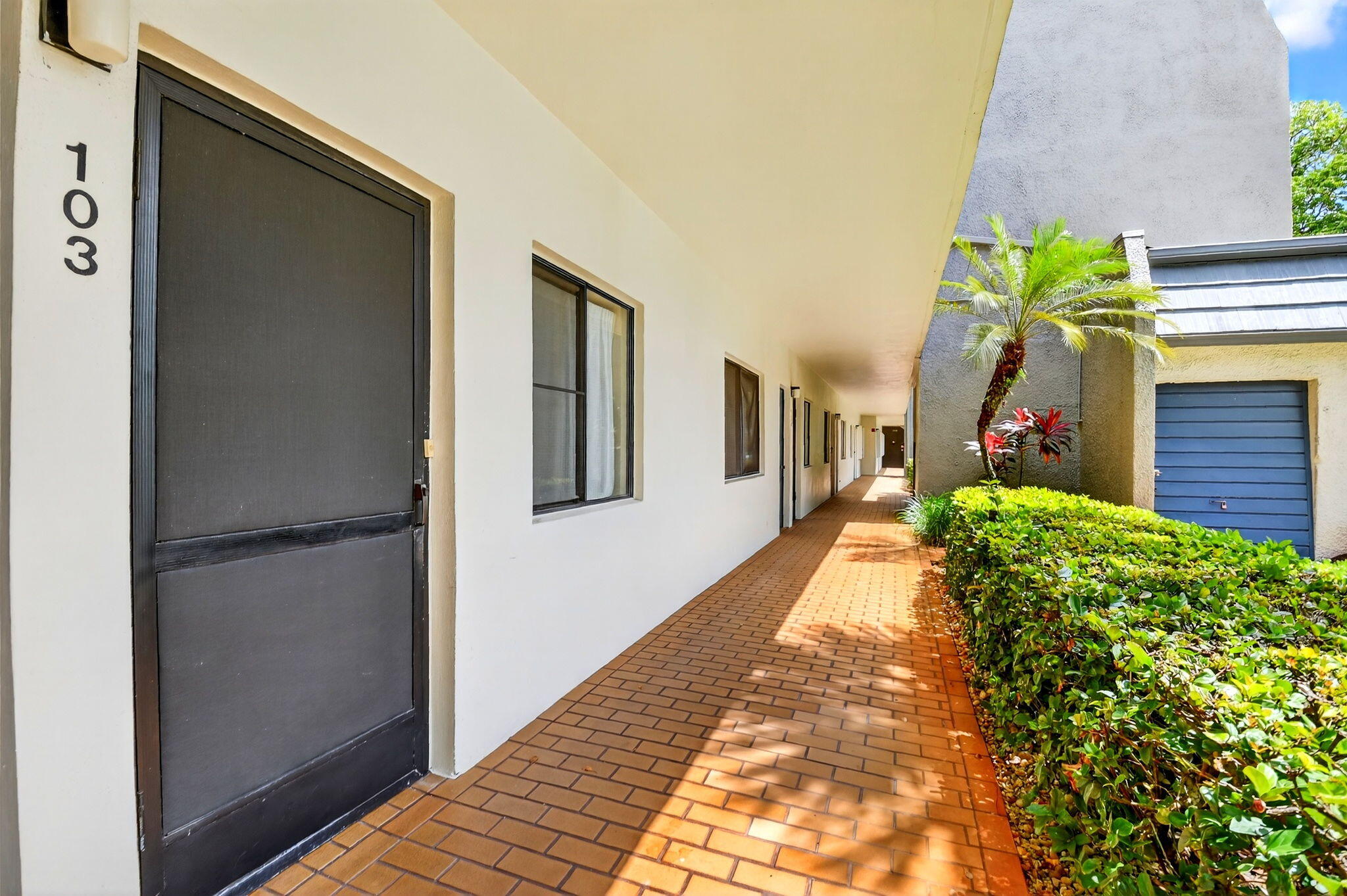 Foto de propiedad en 4832 Esedra Court 103, Greenacres, FL 33467 Greenacres con MLS# 