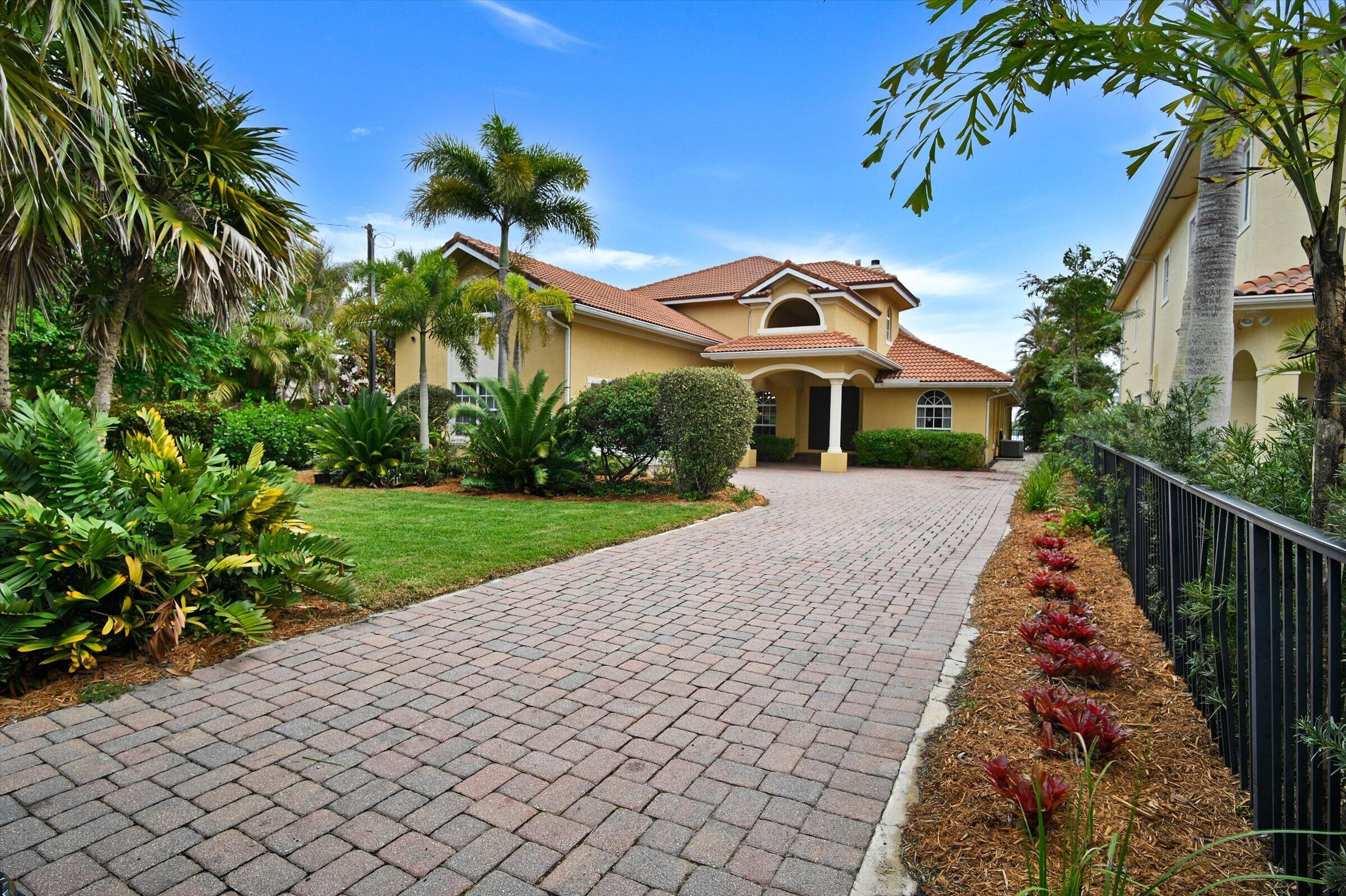 Foto de propiedad en 881 SE Saint Lucie Boulevard, Stuart, FL 34996 Stuart con MLS# 