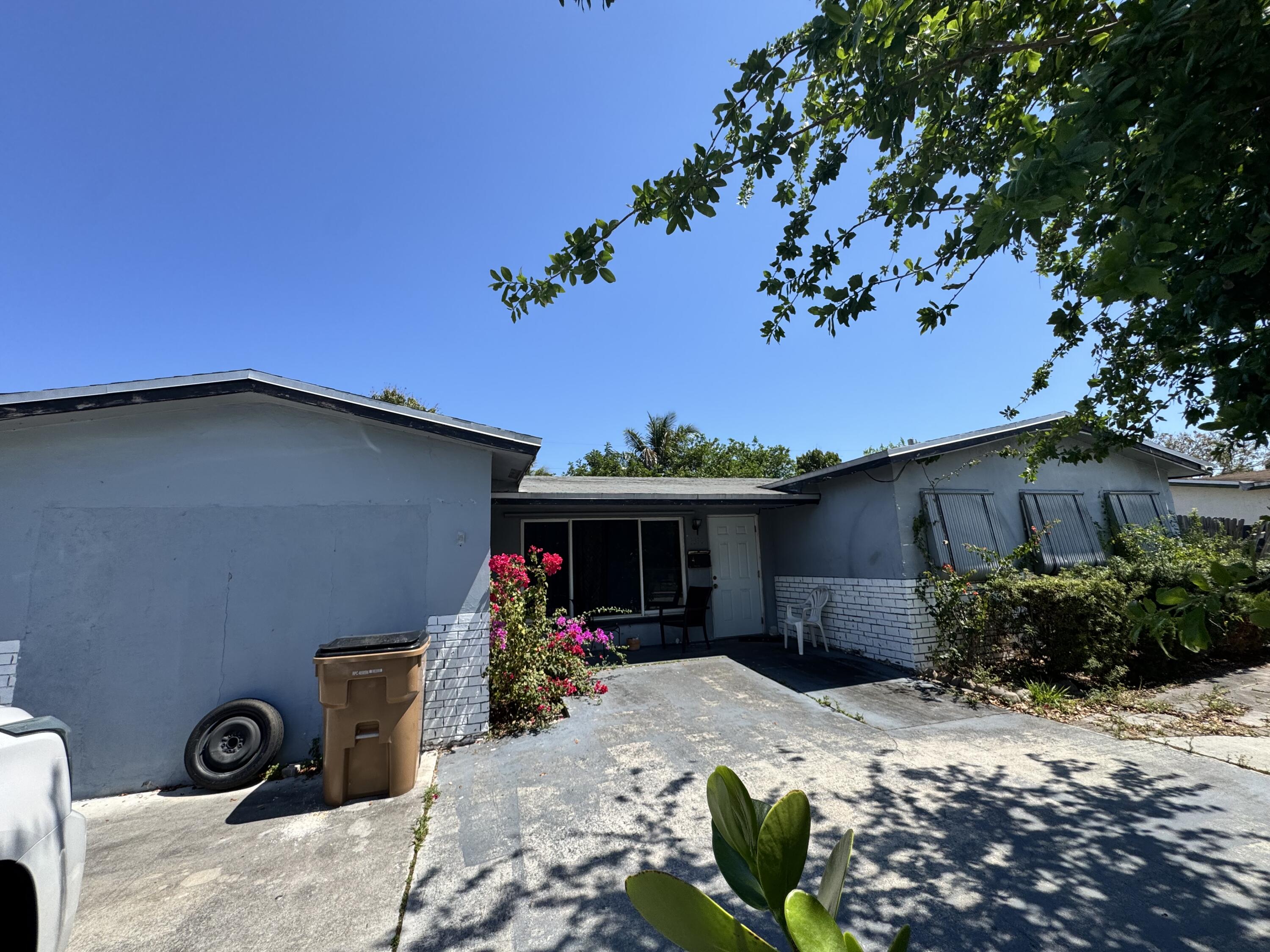 Foto de propiedad en 4310 NE 1st Terrace, Pompano Beach, FL 33064 Pompano Beach con MLS# 
