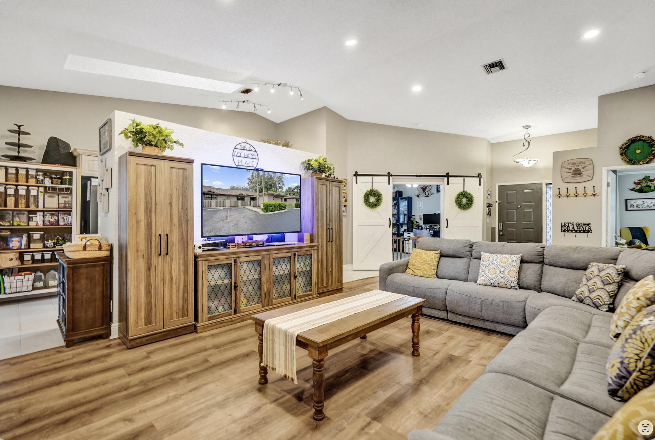 Foto de propiedad en 7540 NW 79th Avenue T5, Tamarac, FL 33321 Tamarac con MLS# 