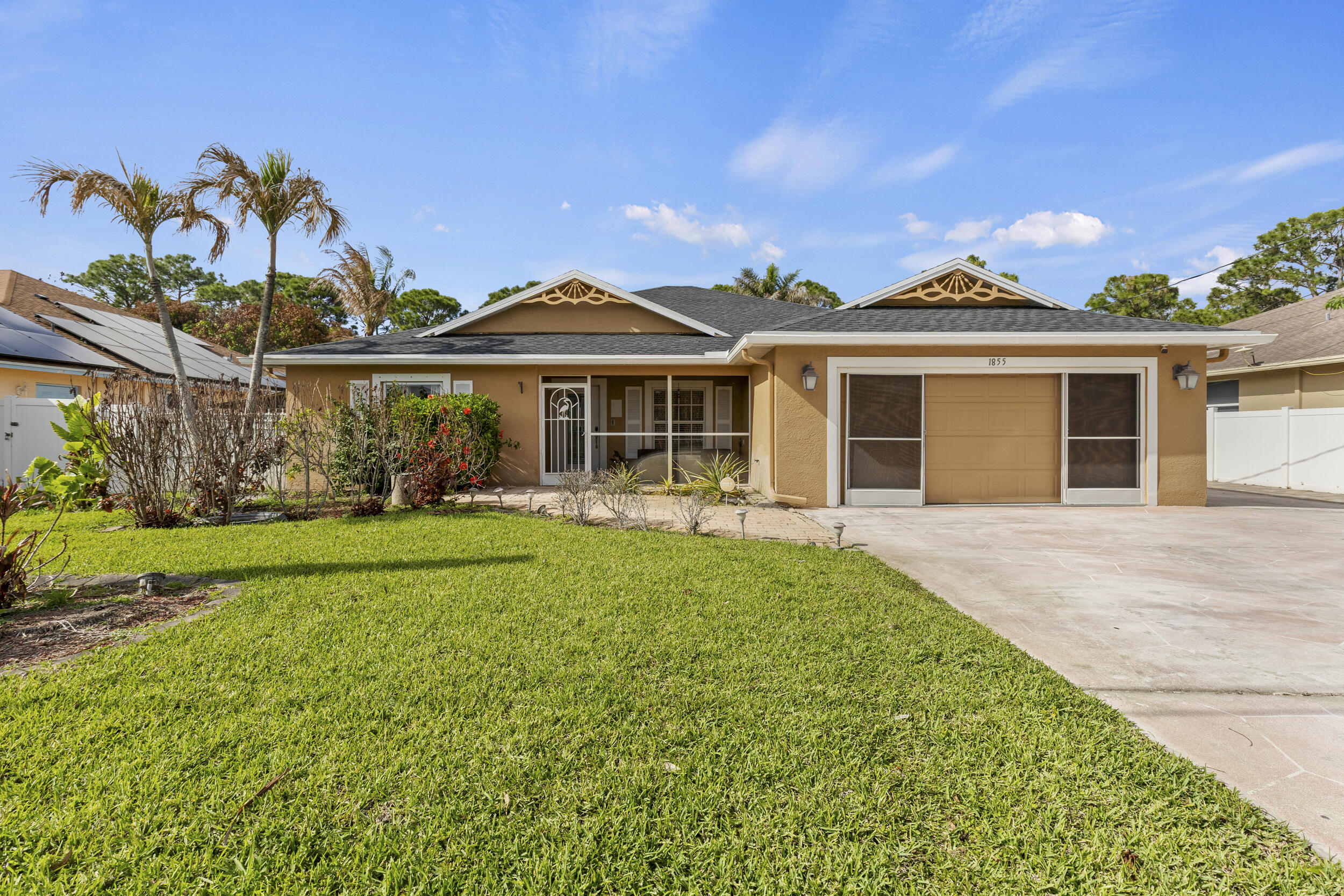 Foto de propiedad en 1855 SW Fears Avenue, Port St. Lucie, FL 34953 Port St. Lucie con MLS# 